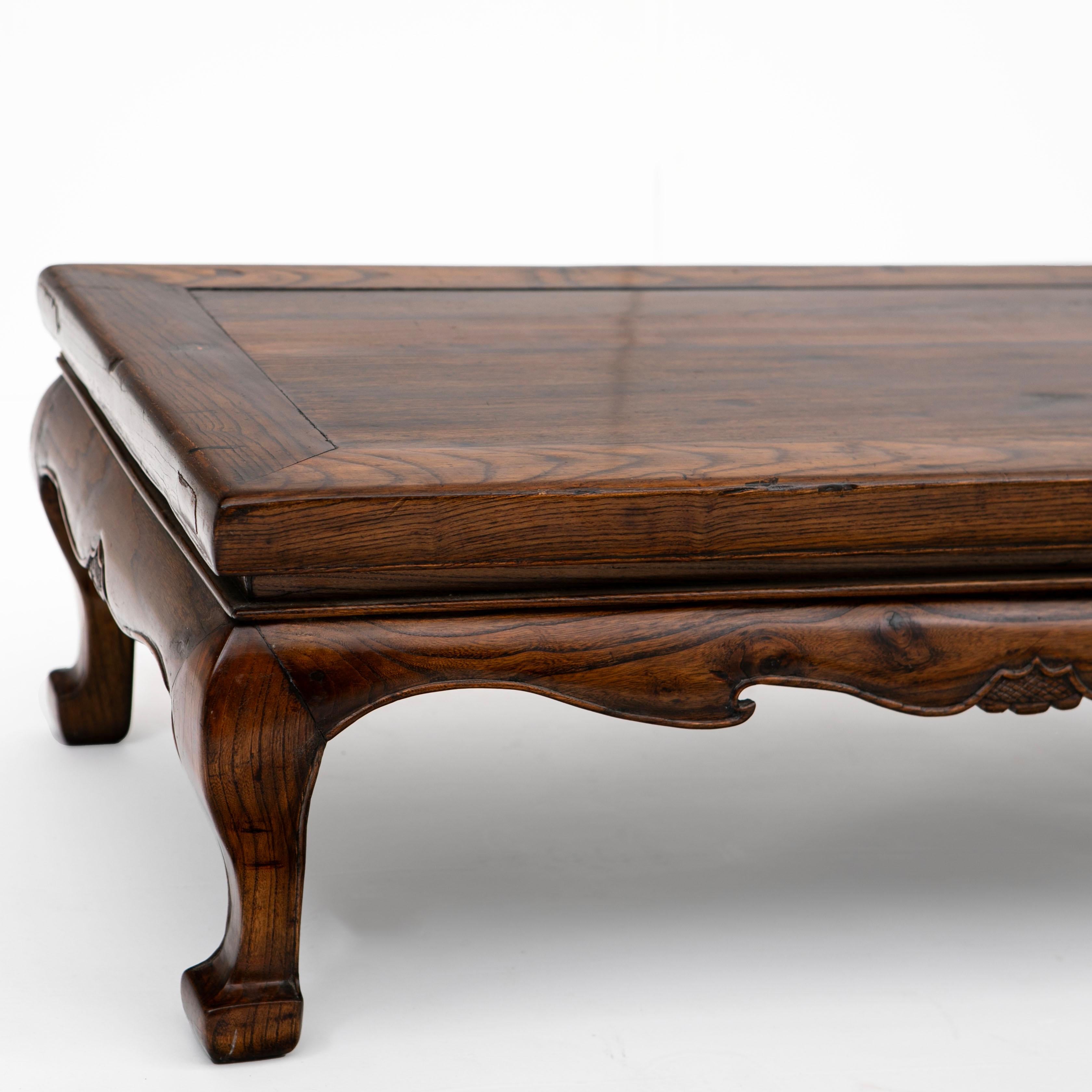 Chinese Mid 19th Century Qing Dynasty Kang Table For Sale 1