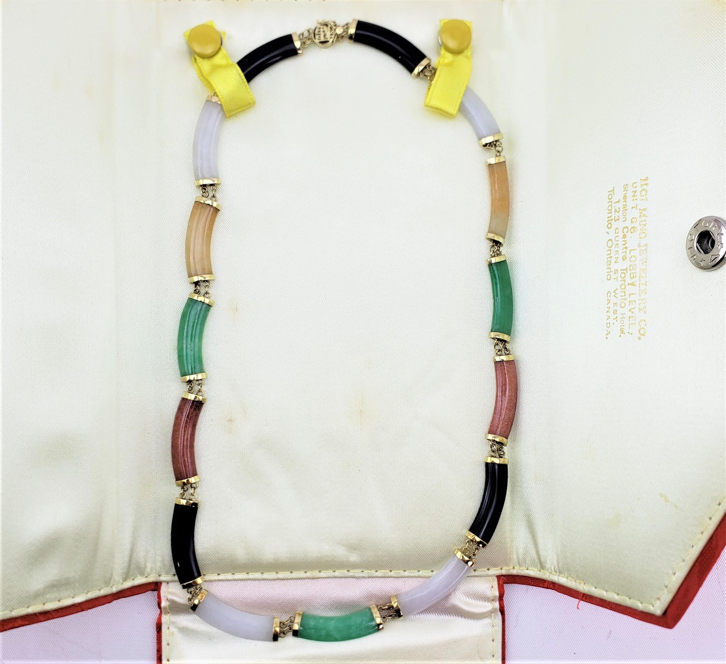 Chinesische Halskette aus der Mitte des Jahrhunderts aus 14 Karat Gelbgold und geschliffenem und poliertem Achat  (Moderne der Mitte des Jahrhunderts) im Angebot