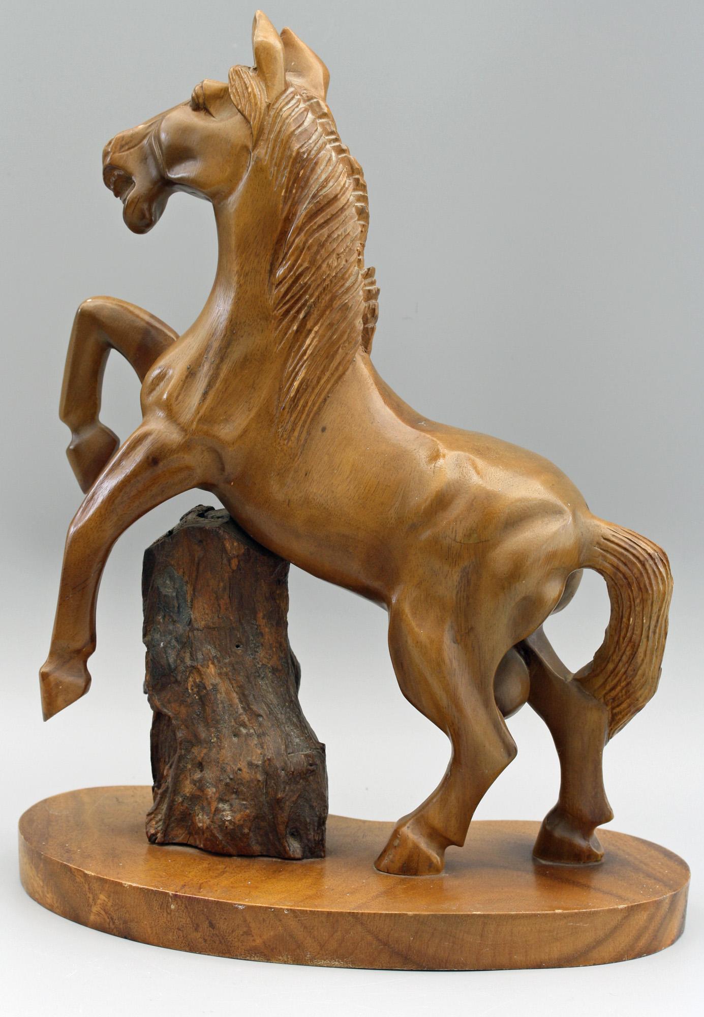 wood carved horse