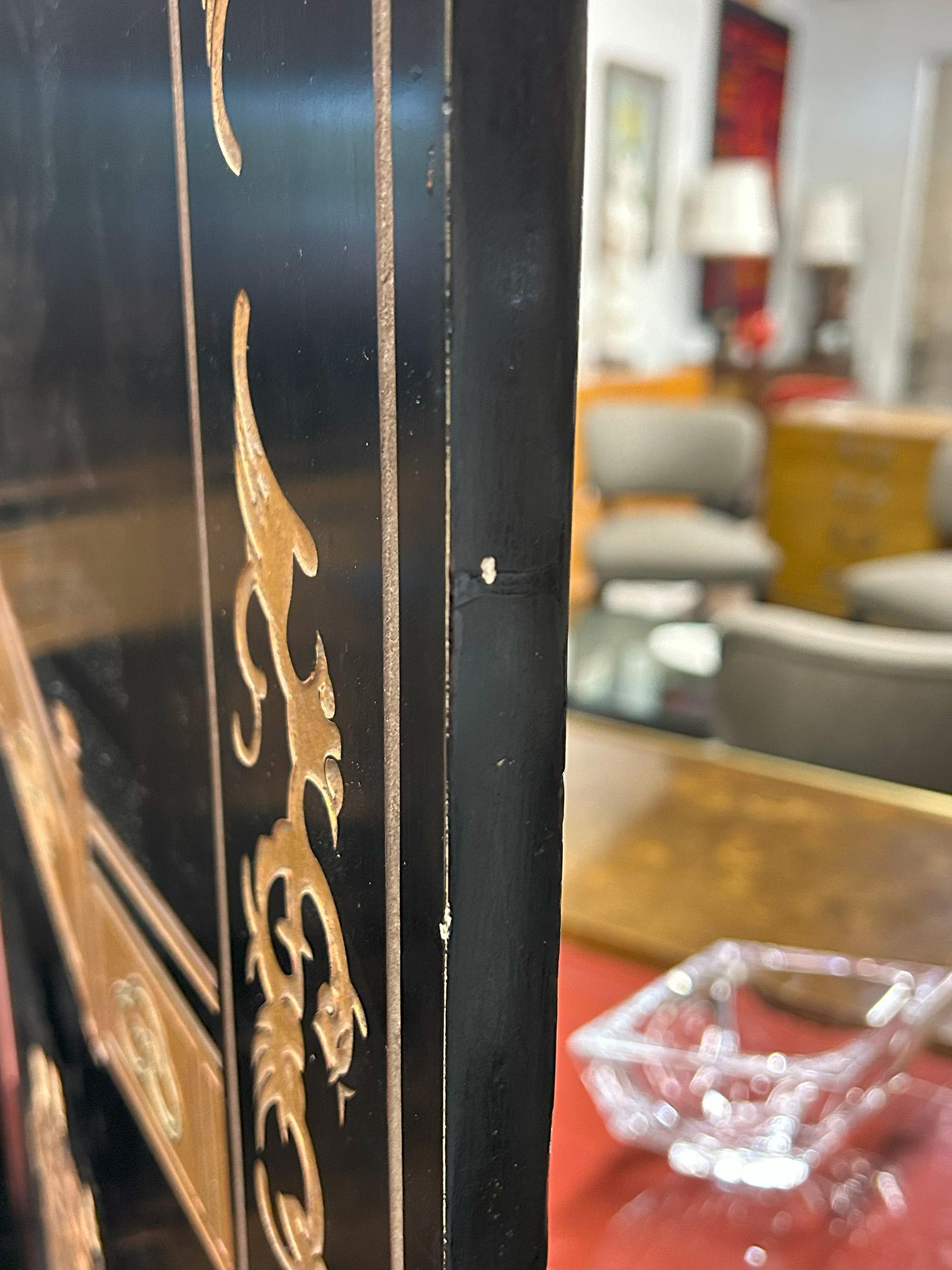 Chinese Mid-Century Gilded Coromandel  Figural Folding Screen en vente 3