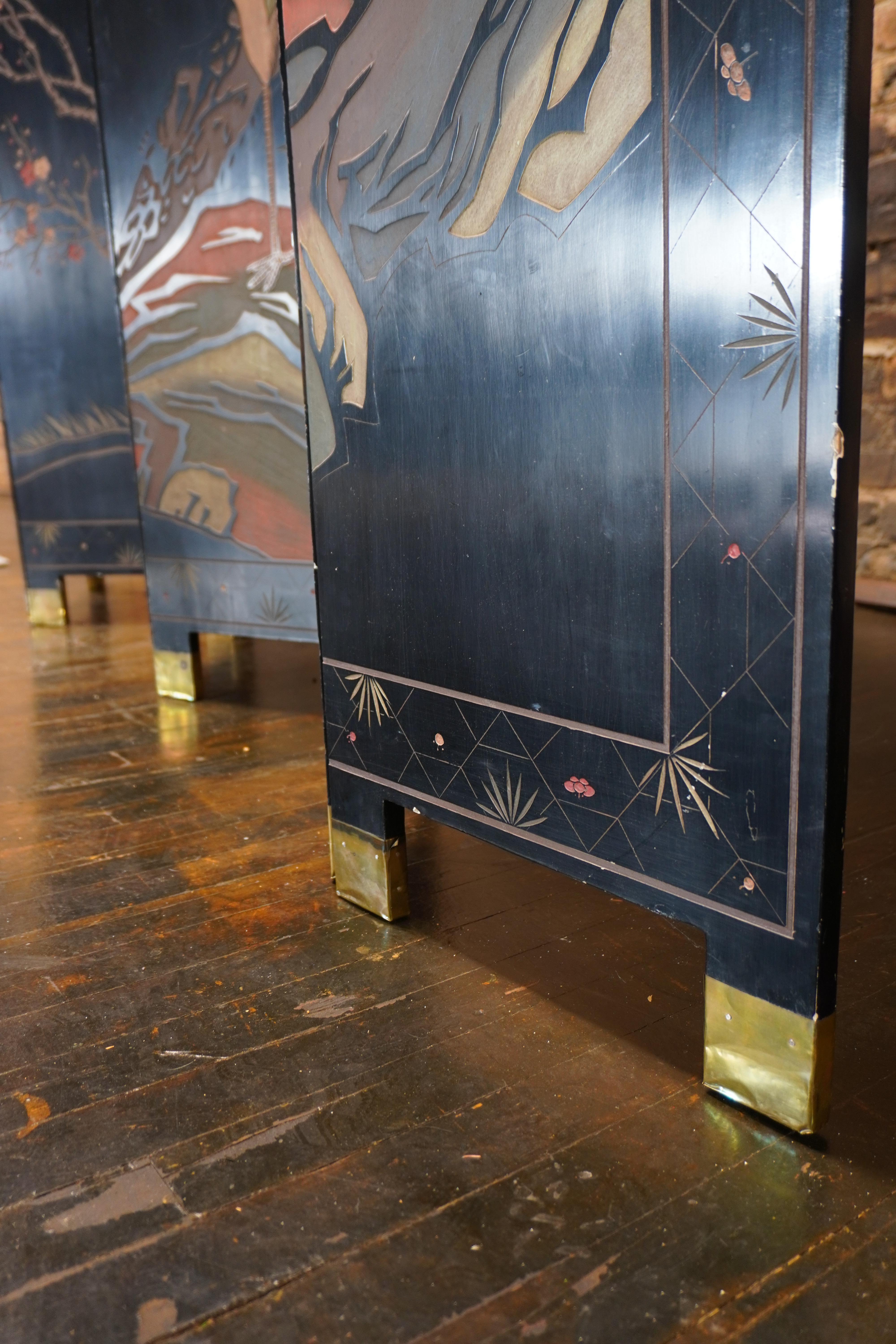 Bois Chinese Mid-Century Gilded Coromandel  Figural Folding Screen en vente