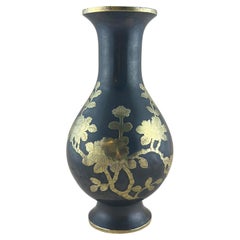 Vase balustre chinois du milieu du siècle en étain et laiton 