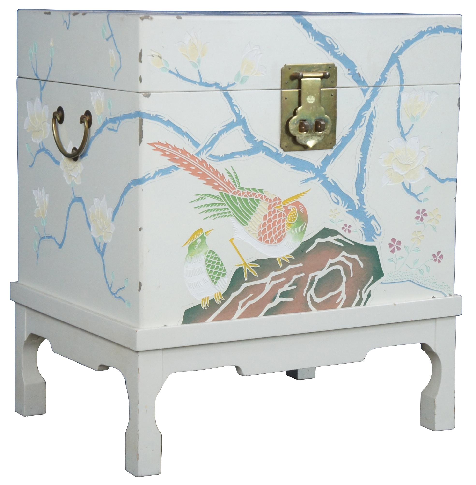Chinoiserie Chinese Mid Century Polychrome Lacquered Chest on Stand Box Trunk Side Table For Sale