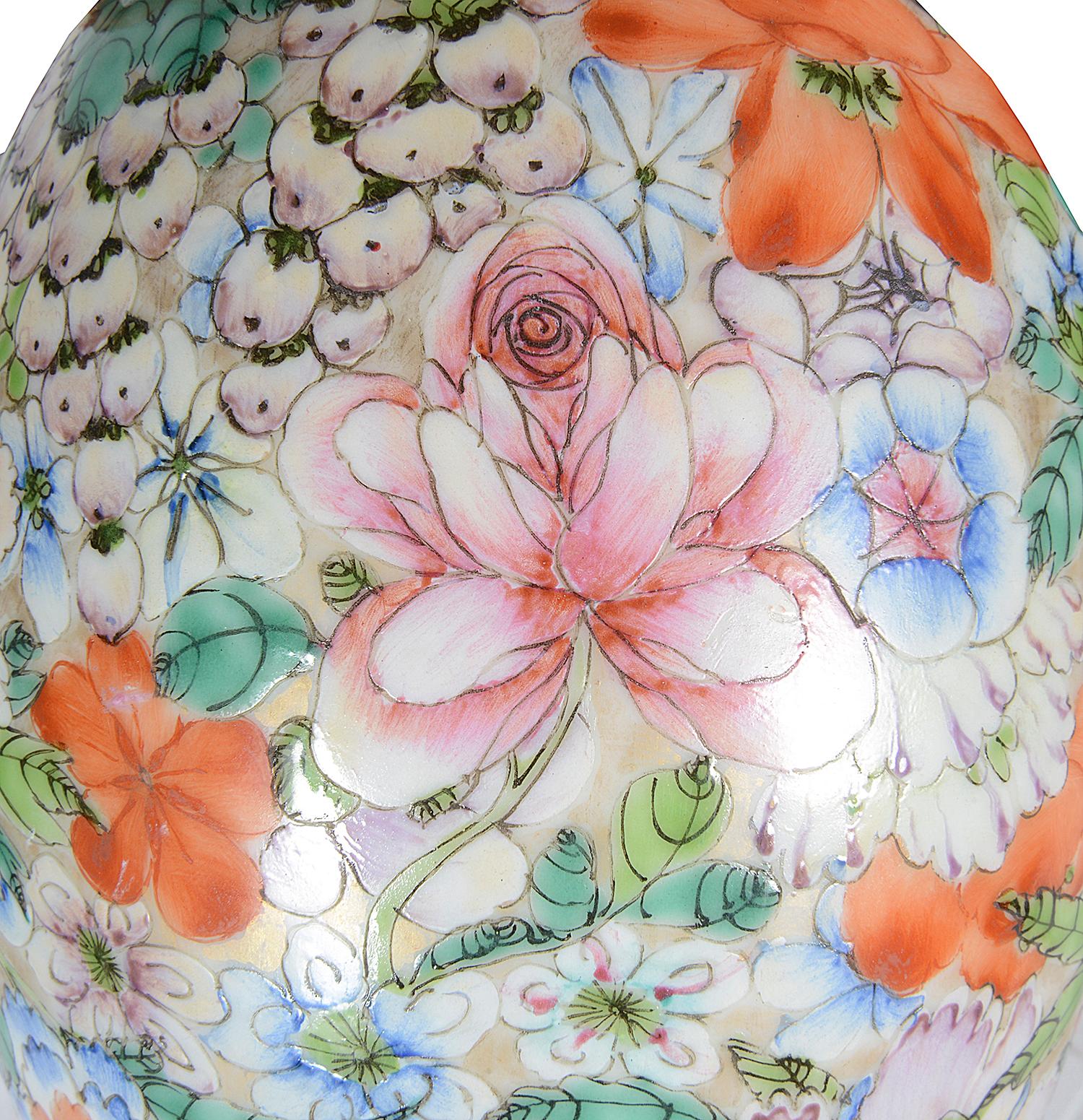 20th Century Chinese Millie Fleur Porcelain Vase, circa 1910