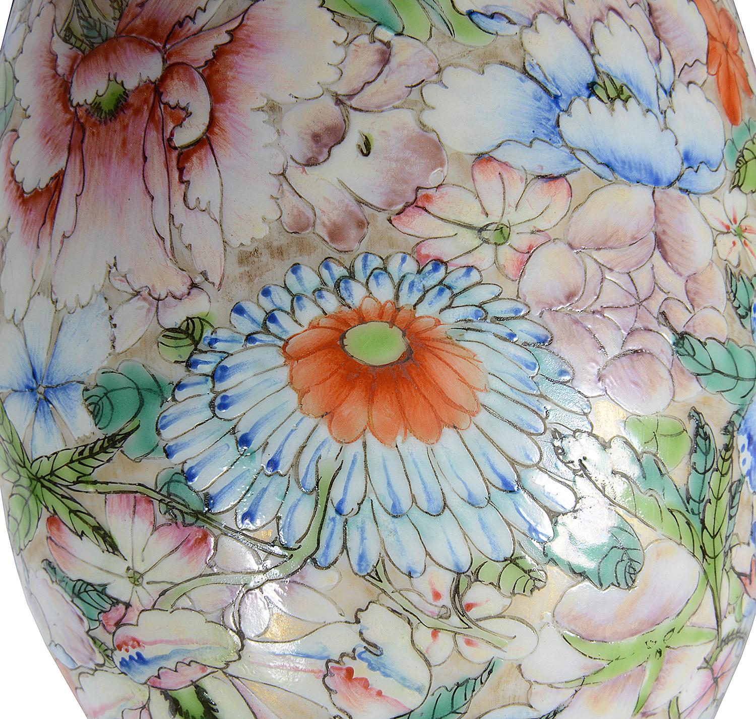 Chinese Millie Fleur Porcelain Vase, circa 1910 1