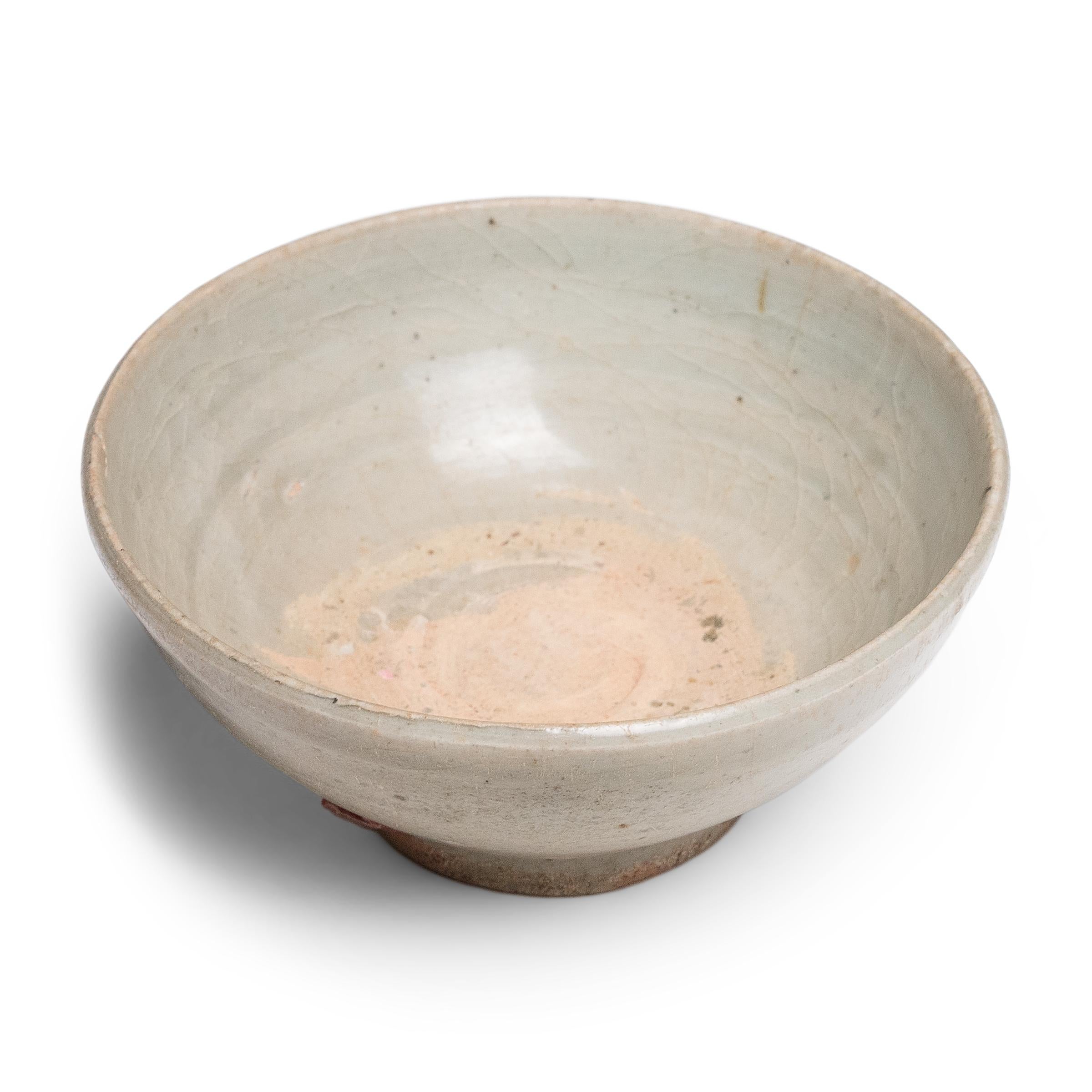 Vernissé Bol à riz chinois en céladon Ming, c. 1550 en vente