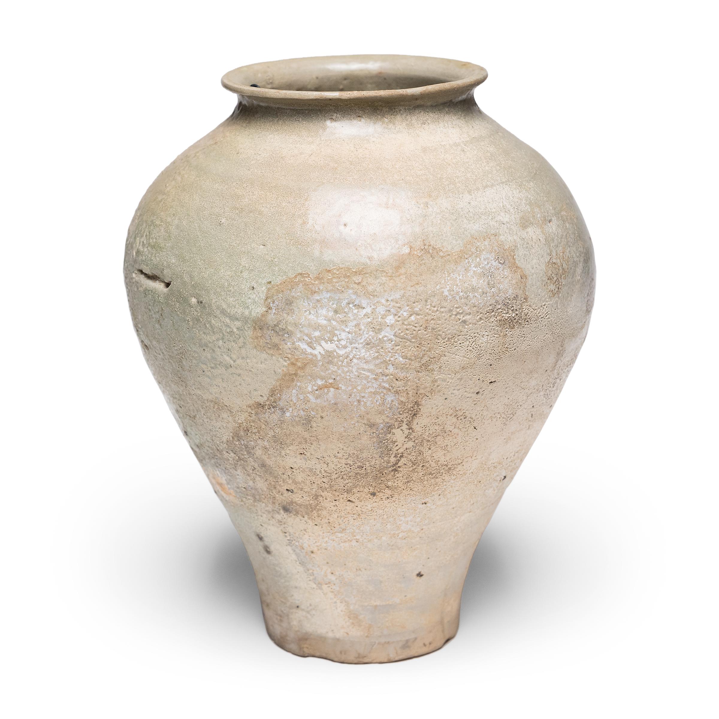 Chinois Jarre à vin chinoise en céladon Ming, c. 1600 en vente
