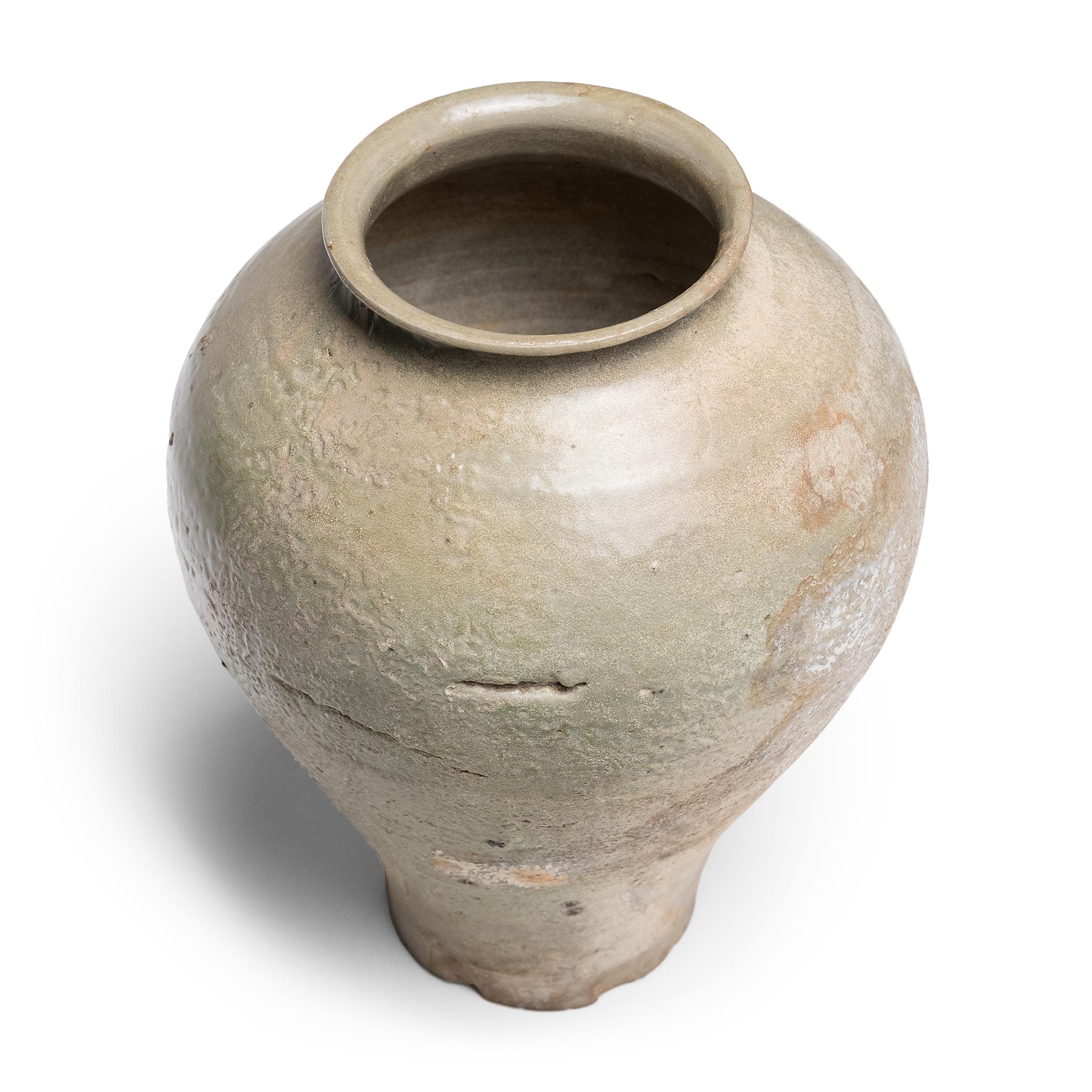 Vernissé Jarre à vin chinoise en céladon Ming, c. 1600 en vente