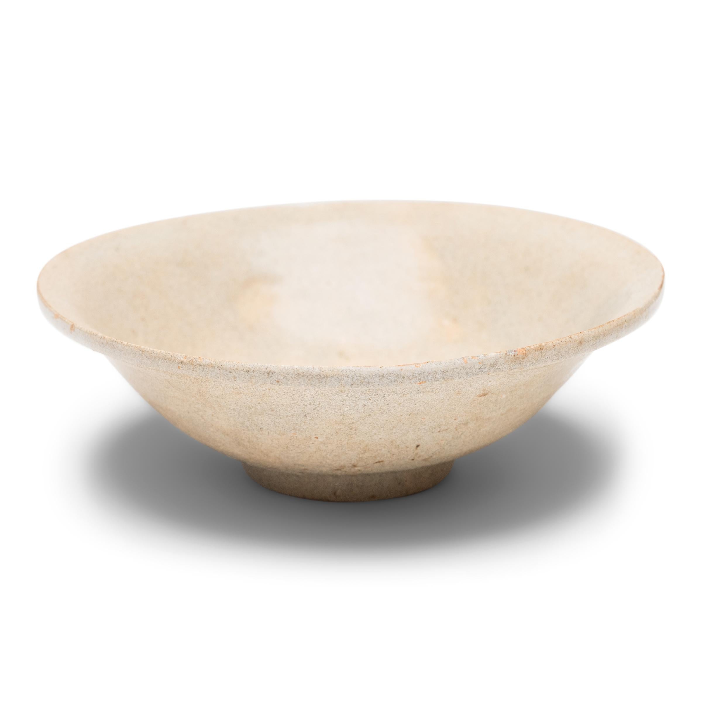 Chinese Ming Clouded Celadon Bowl, c. 1400 Bon état - En vente à Chicago, IL