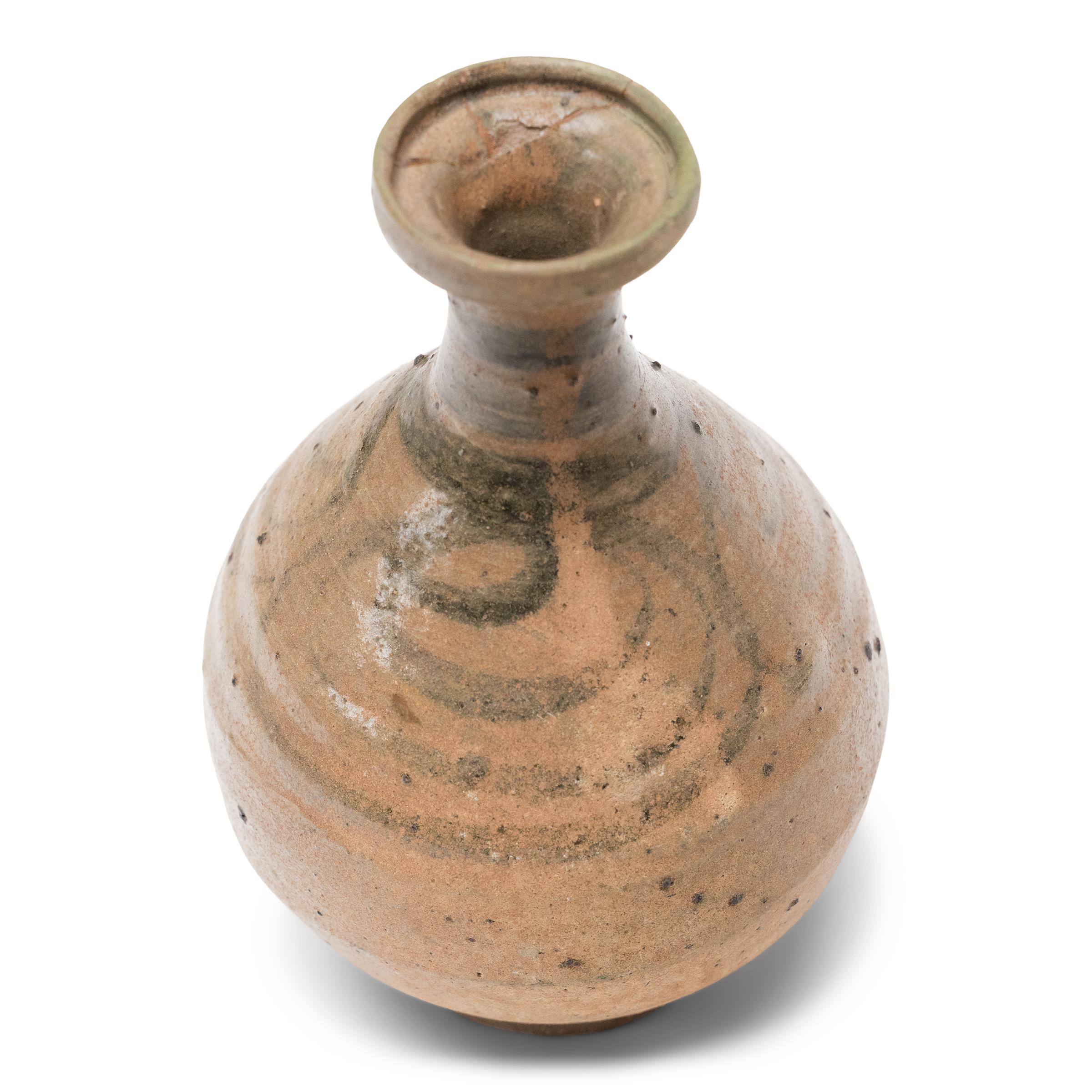 Chinese Ming Cobalt Brushed Oil Bottle, c. 1500 In Good Condition For Sale In Chicago, IL