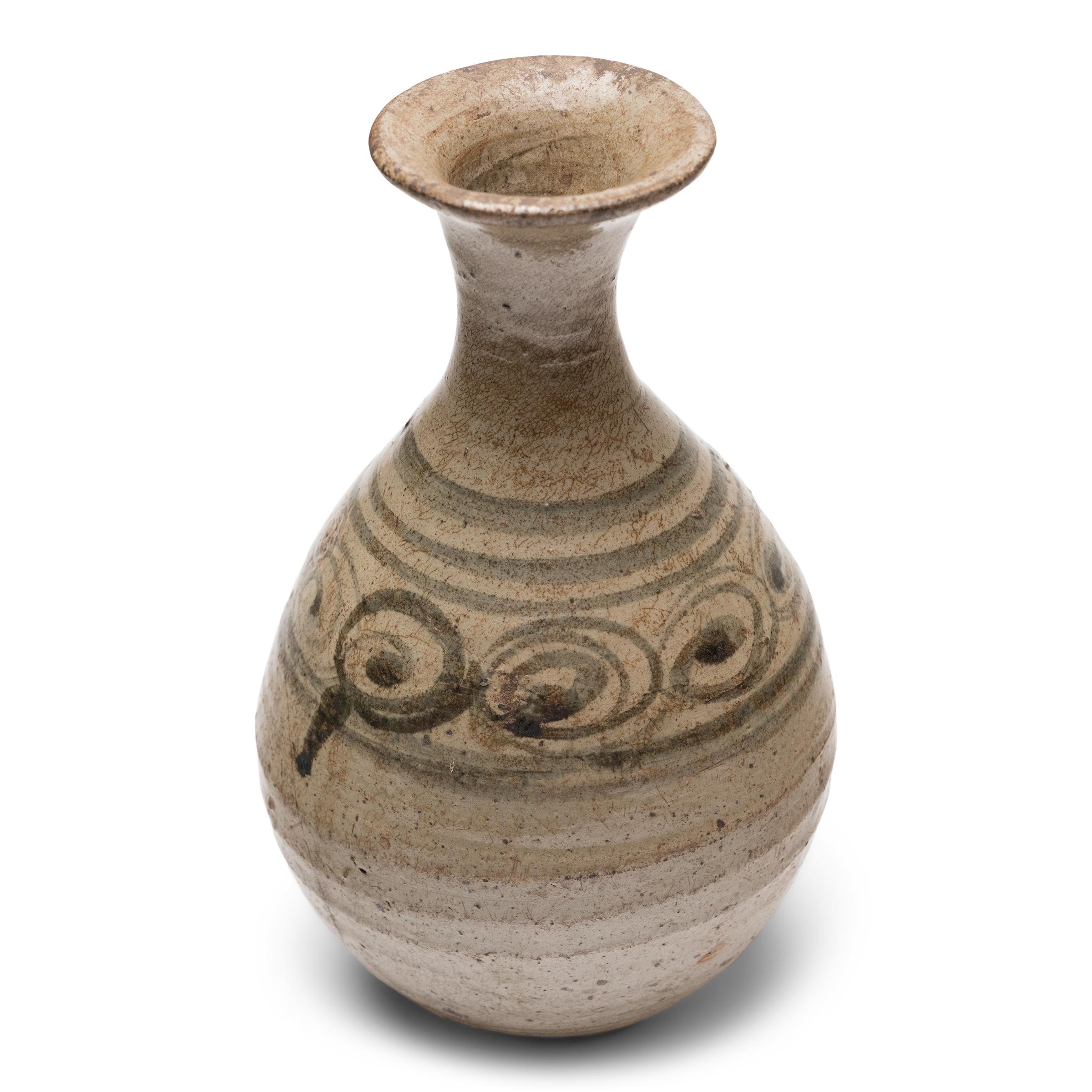 Chinese Ming Cobalt Brushed Wine Vessel, c. 1550 In Good Condition For Sale In Chicago, IL