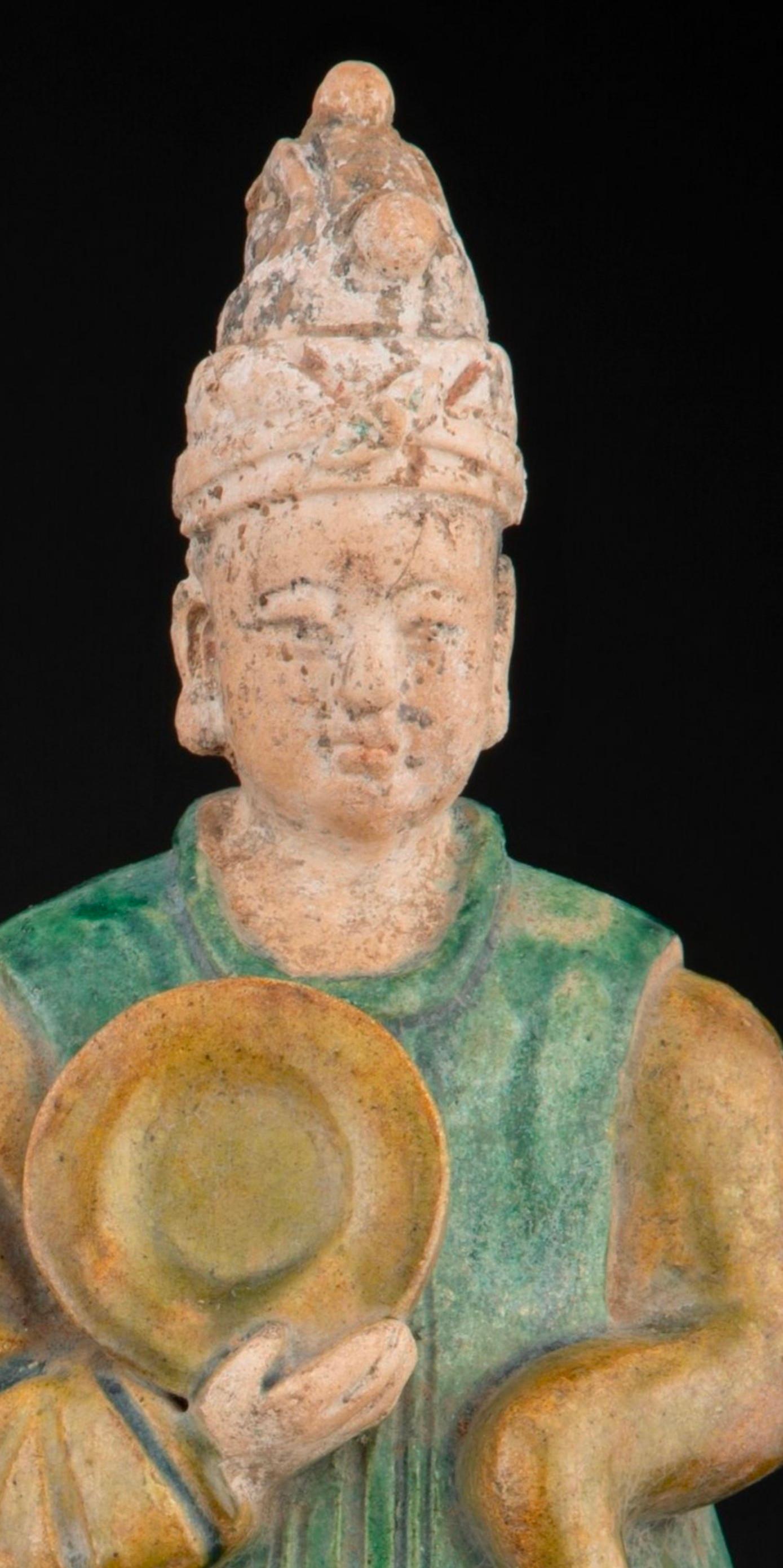 Chinesisch Ming Dynasty Antike Sancai glasiert Attendants Grab Figur Paar (Polychromiert) im Angebot