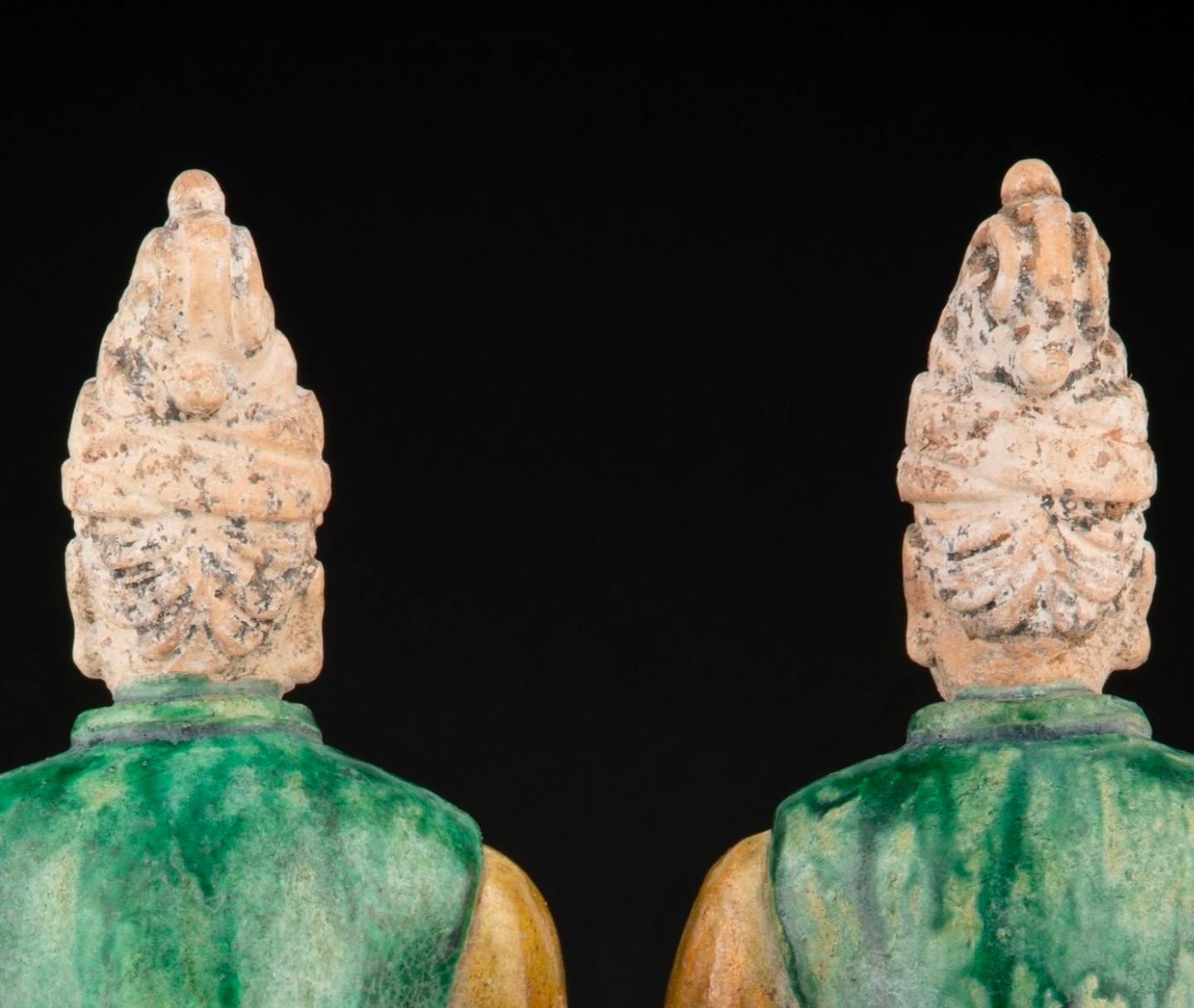 Chinesisch Ming Dynasty Antike Sancai glasiert Attendants Grab Figur Paar im Angebot 1