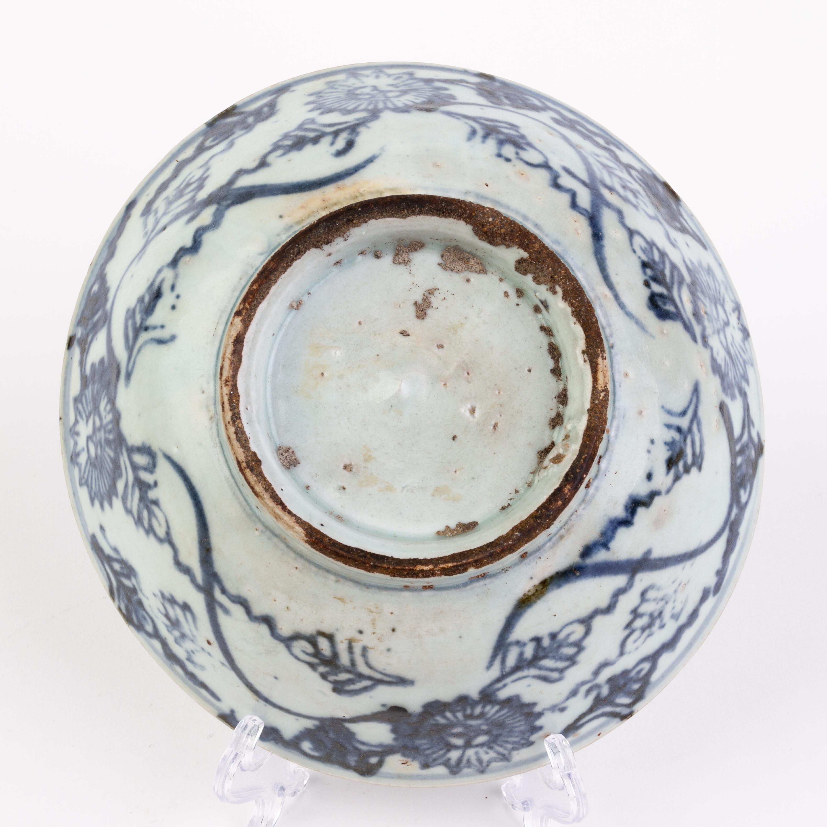 Chinese Ming Dynasty Blue & White Porcelain Floral Bowl 18th Century  2