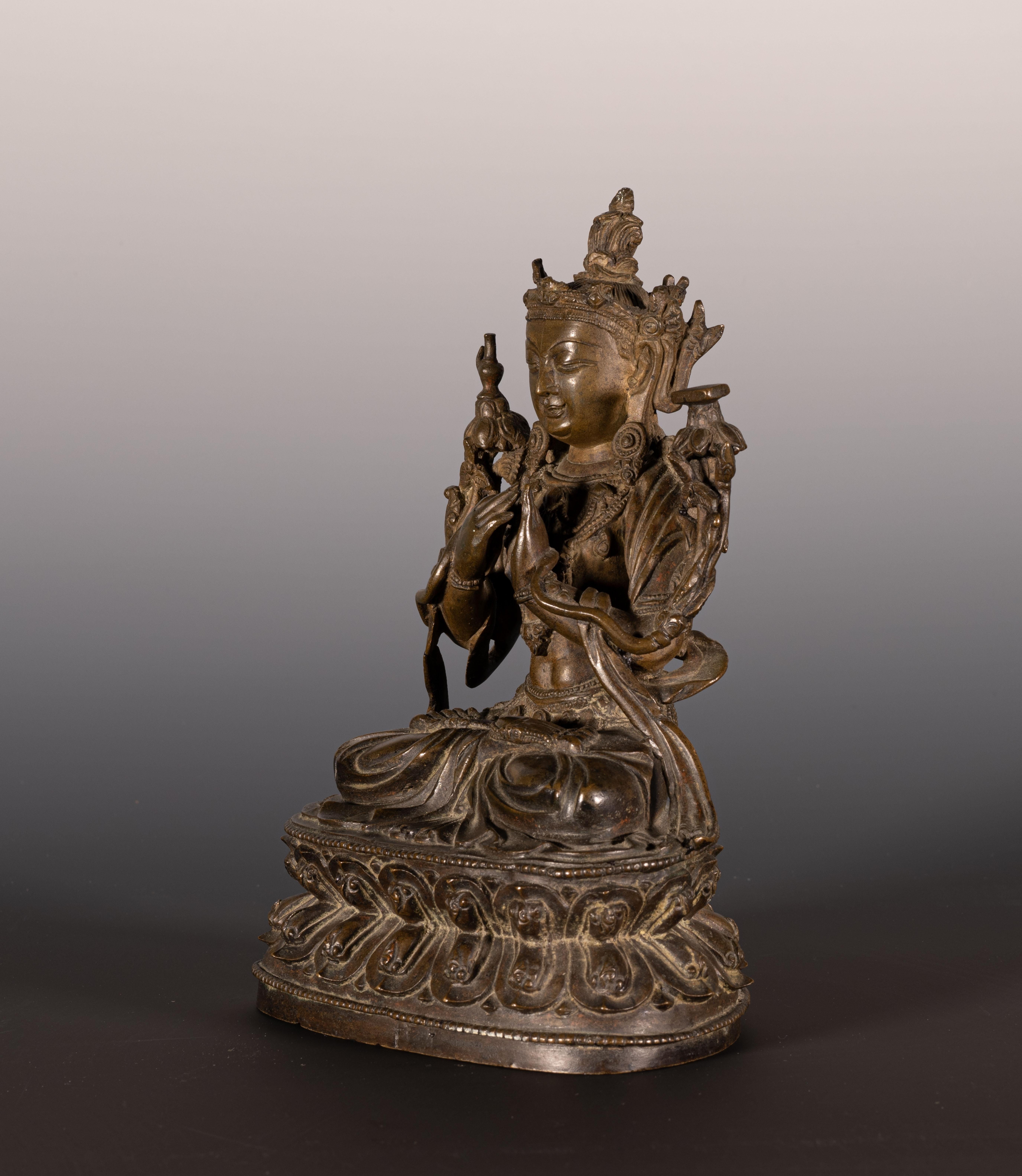 Chinese Ming Dynasty Bronze Buddha of the future Maitreya In Good Condition For Sale In San Francisco, CA