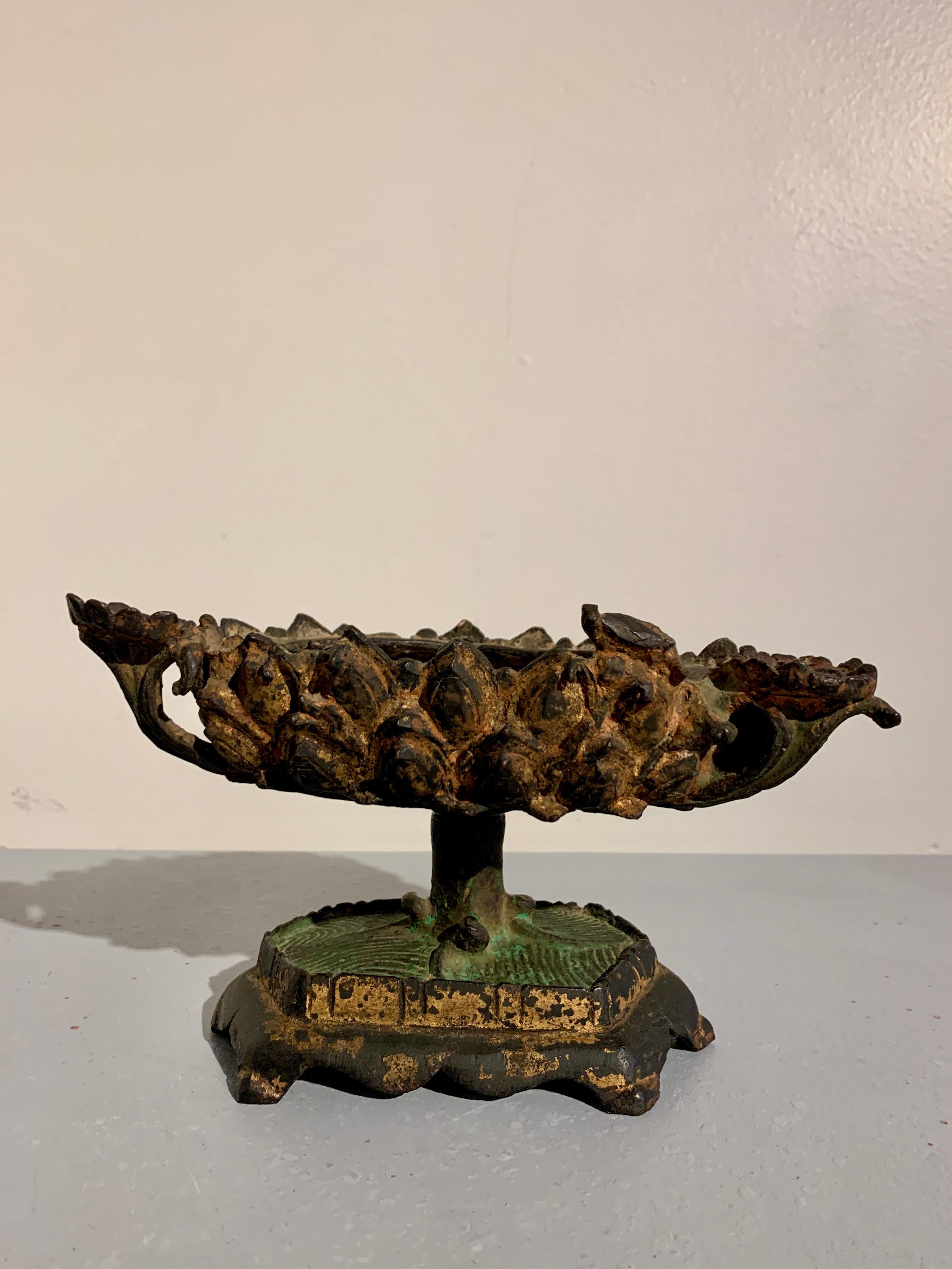 Nanhai Guanyin chino de bronce de la dinastía Ming, Siglo XVI / XVII, China en venta 6