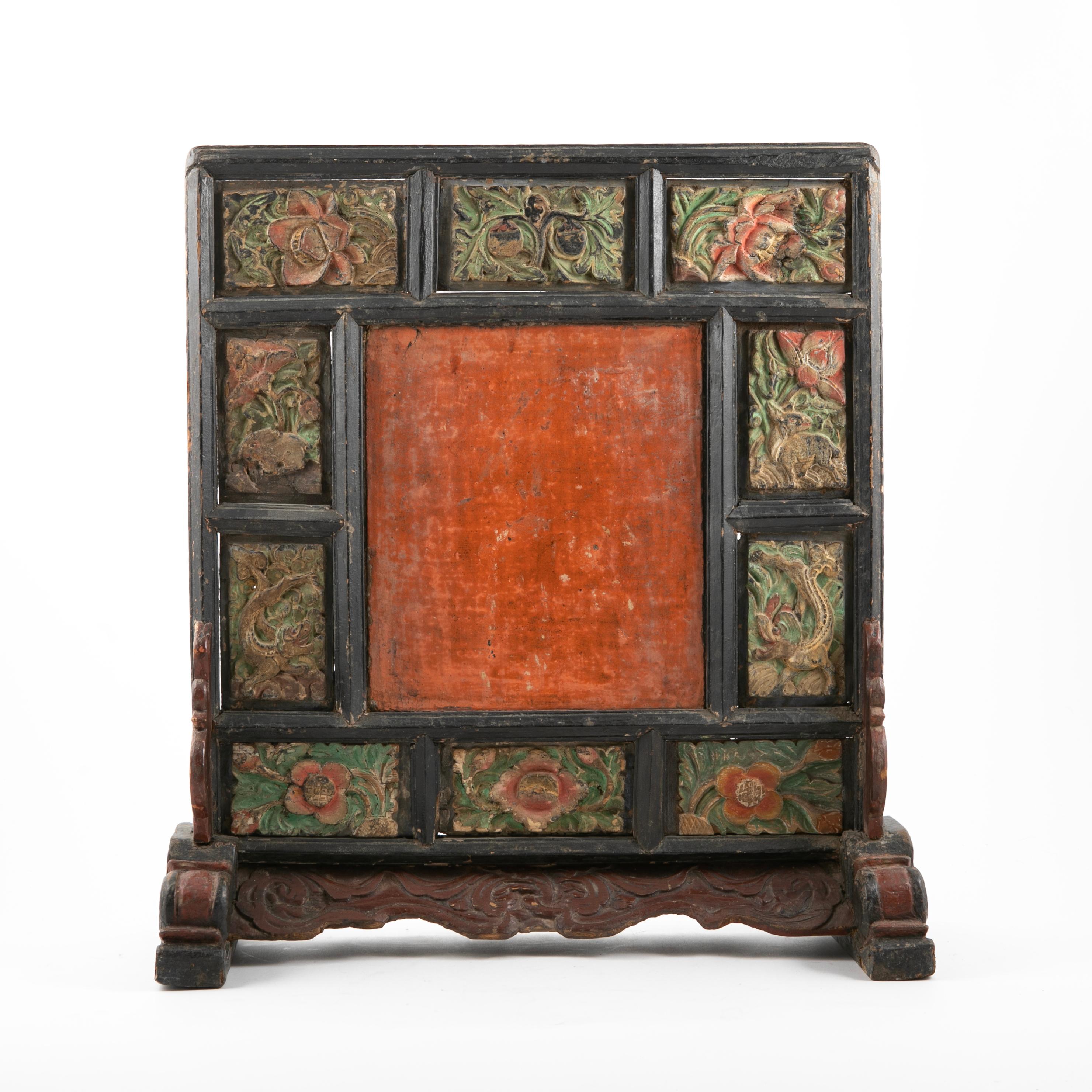 Hand-Carved Chinese Ming Dynasty Carved Table Screen For Sale