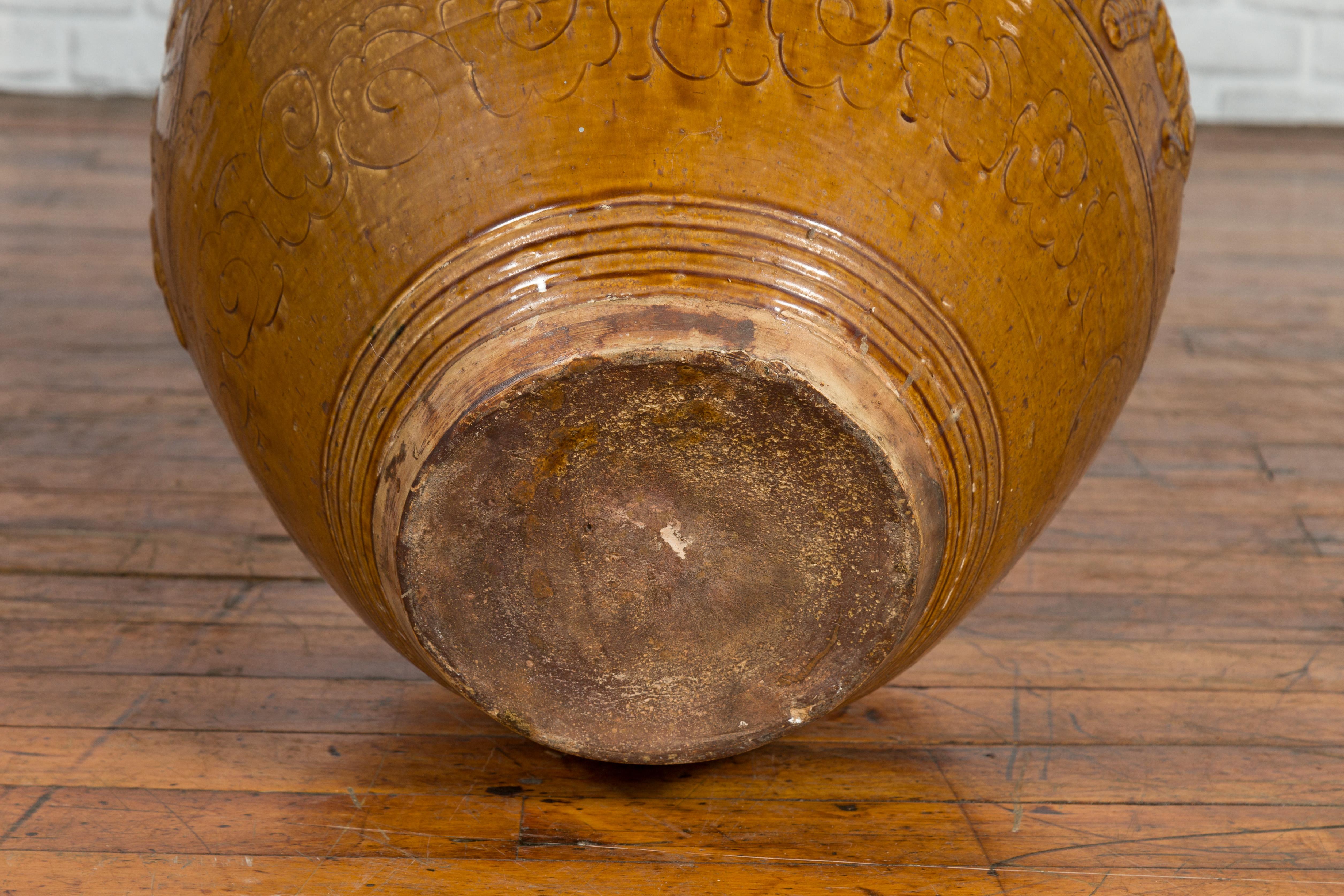 Vaso d'acqua Martaban smaltato marrone dorato della dinastia cinese Ming con motivi di tigre in vendita 4