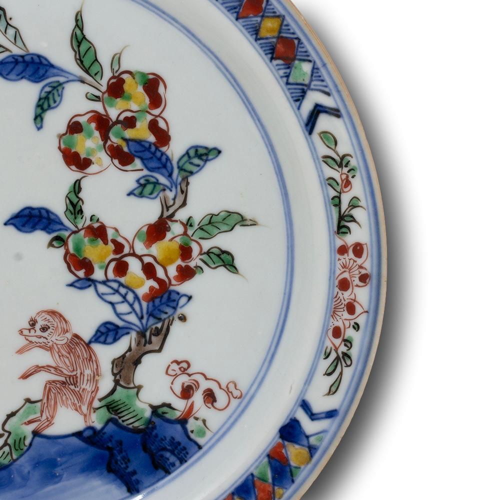 Hand-Crafted Chinese Ming Dynasty Ko-Sometsuke Wucai Porcelain Plate For Sale
