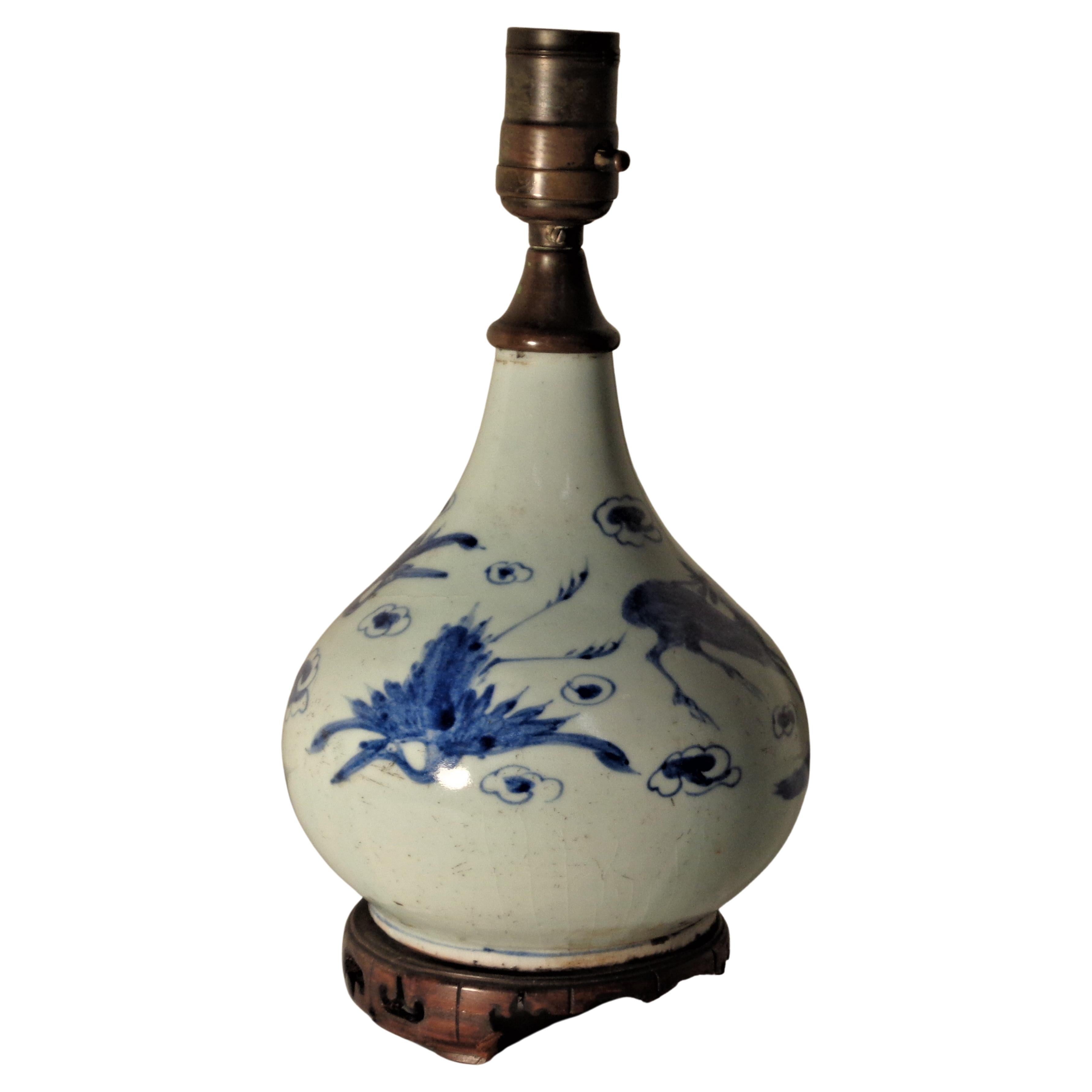 Chinese Ming Dynasty Kraak Porcelain Bottle Vase Lamp Deer Cranes In Good Condition In Rochester, NY
