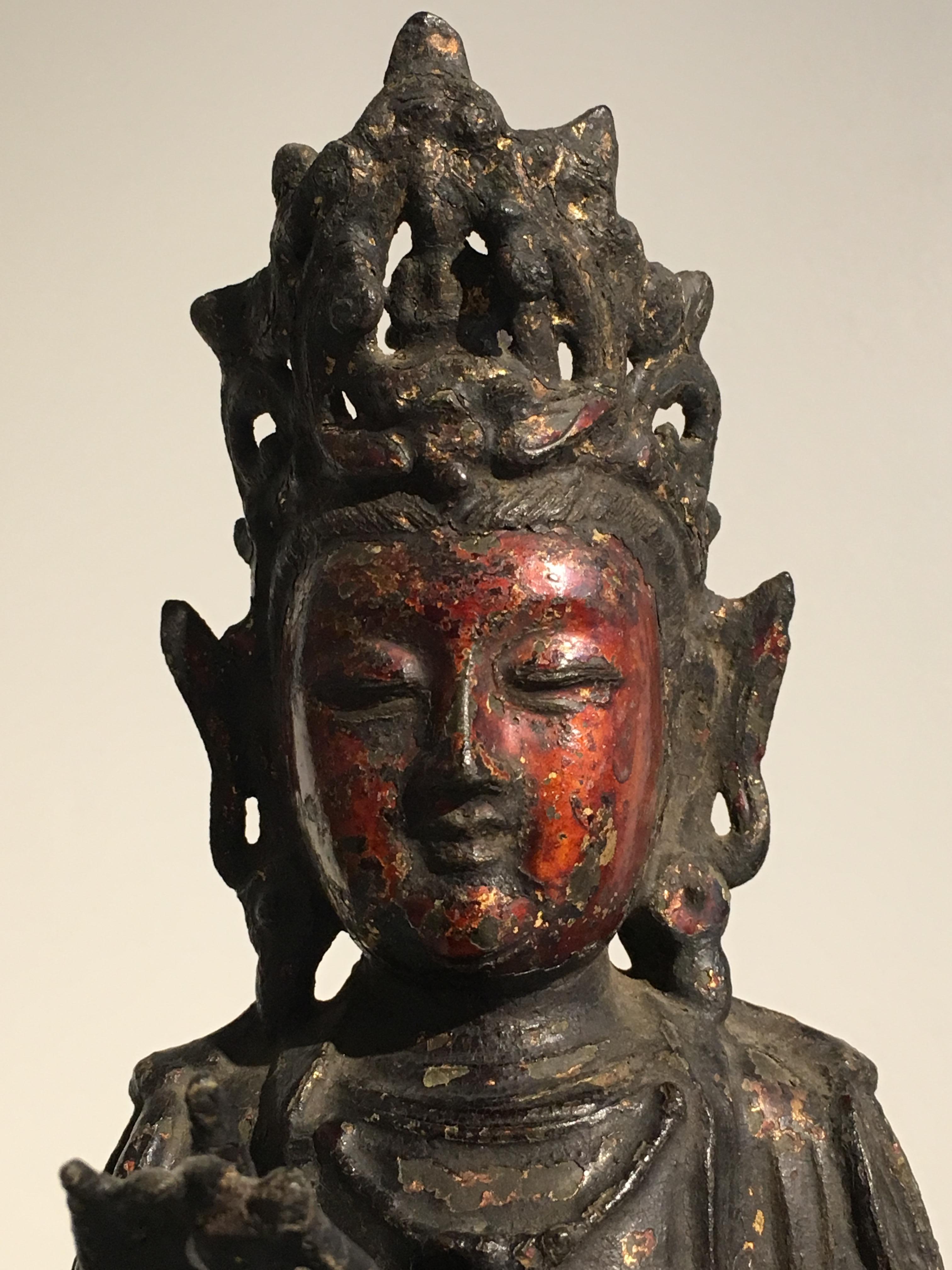 Chinese Ming Dynasty Lacquered and Gilt Bronze Bodhisattva, 17th Century In Distressed Condition For Sale In Austin, TX