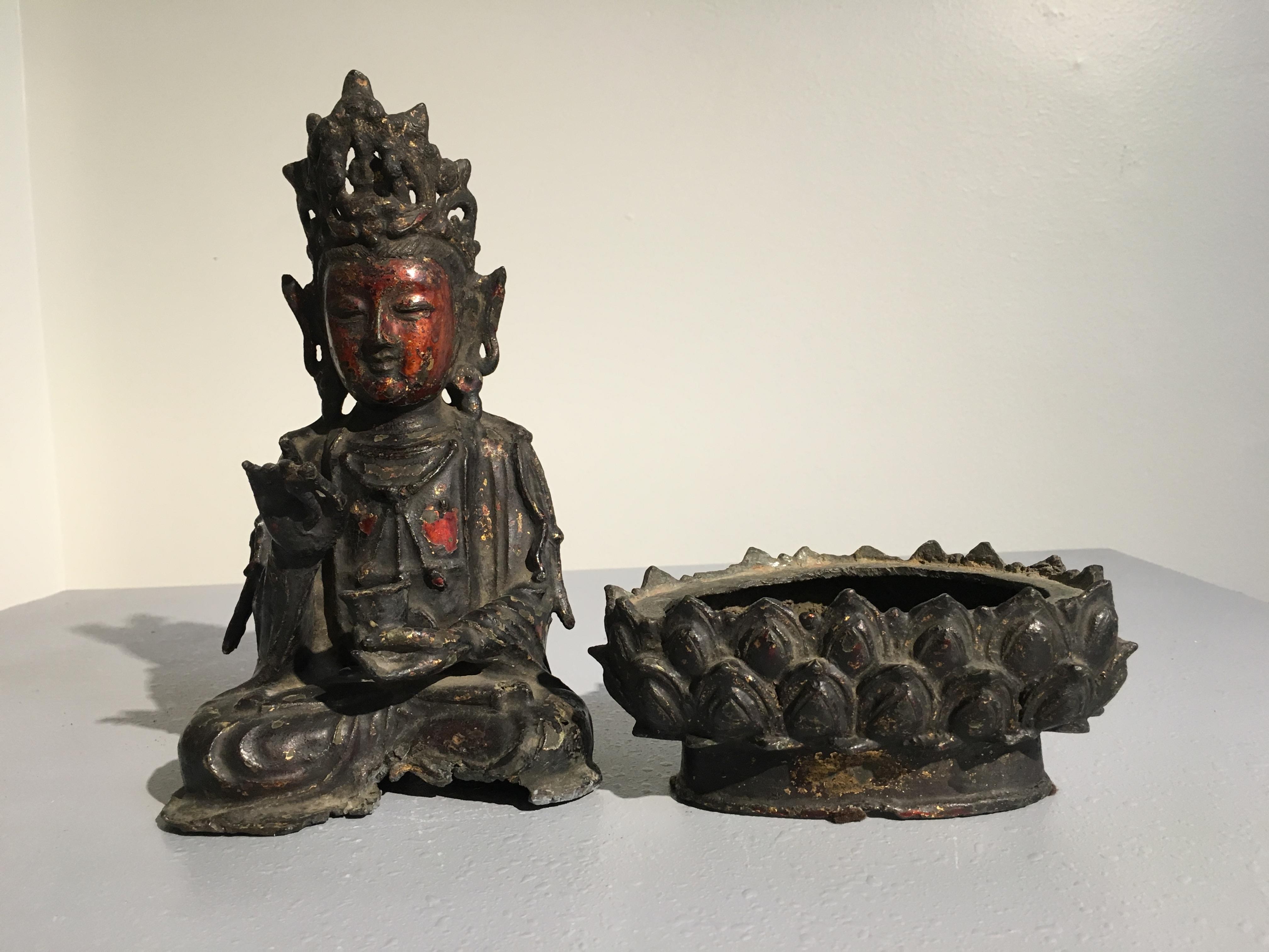 Chinese Ming Dynasty Lacquered and Gilt Bronze Bodhisattva, 17th Century For Sale 4