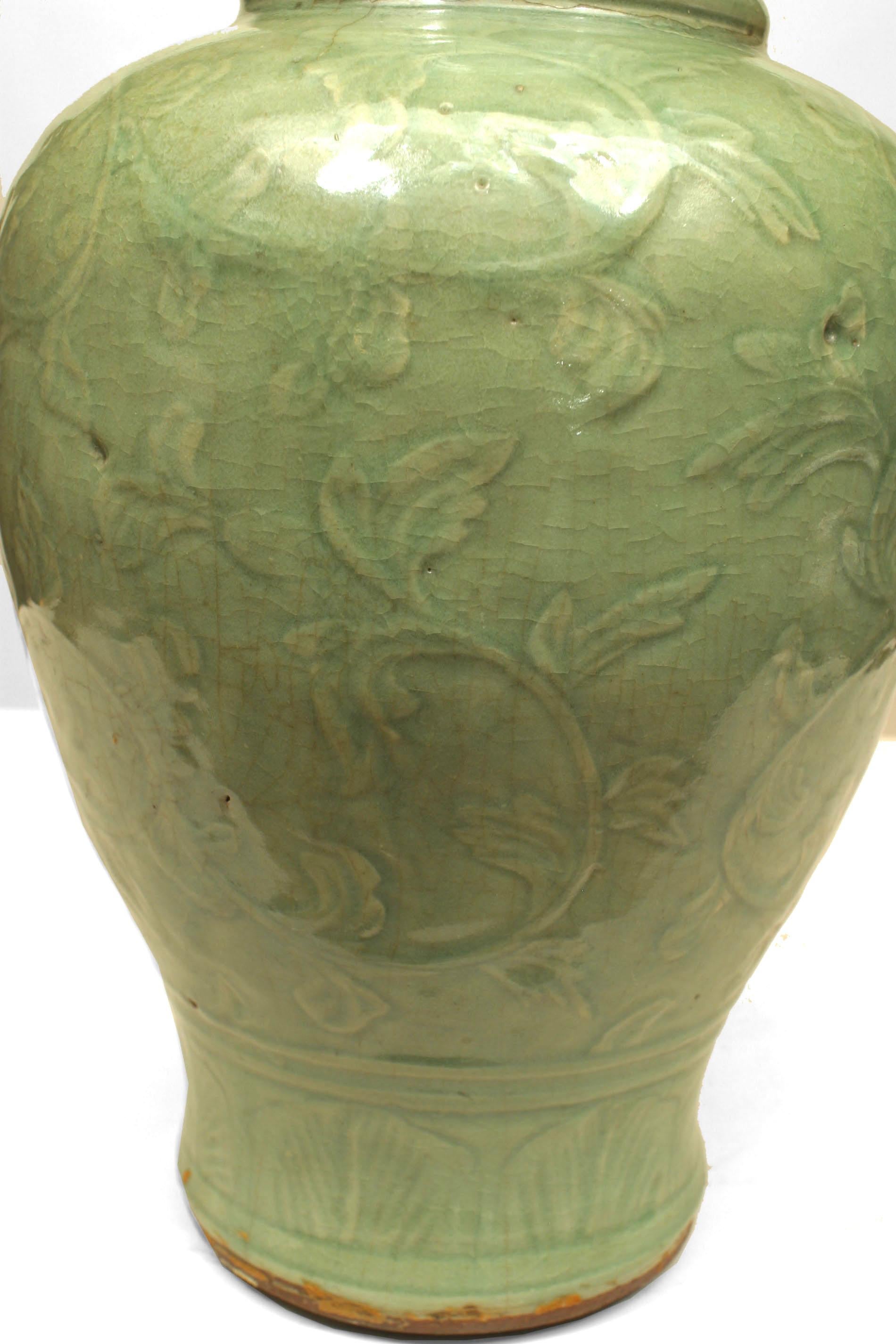 Chinese Ming Dynasty Style Yen Yen Vase In Good Condition In New York, NY