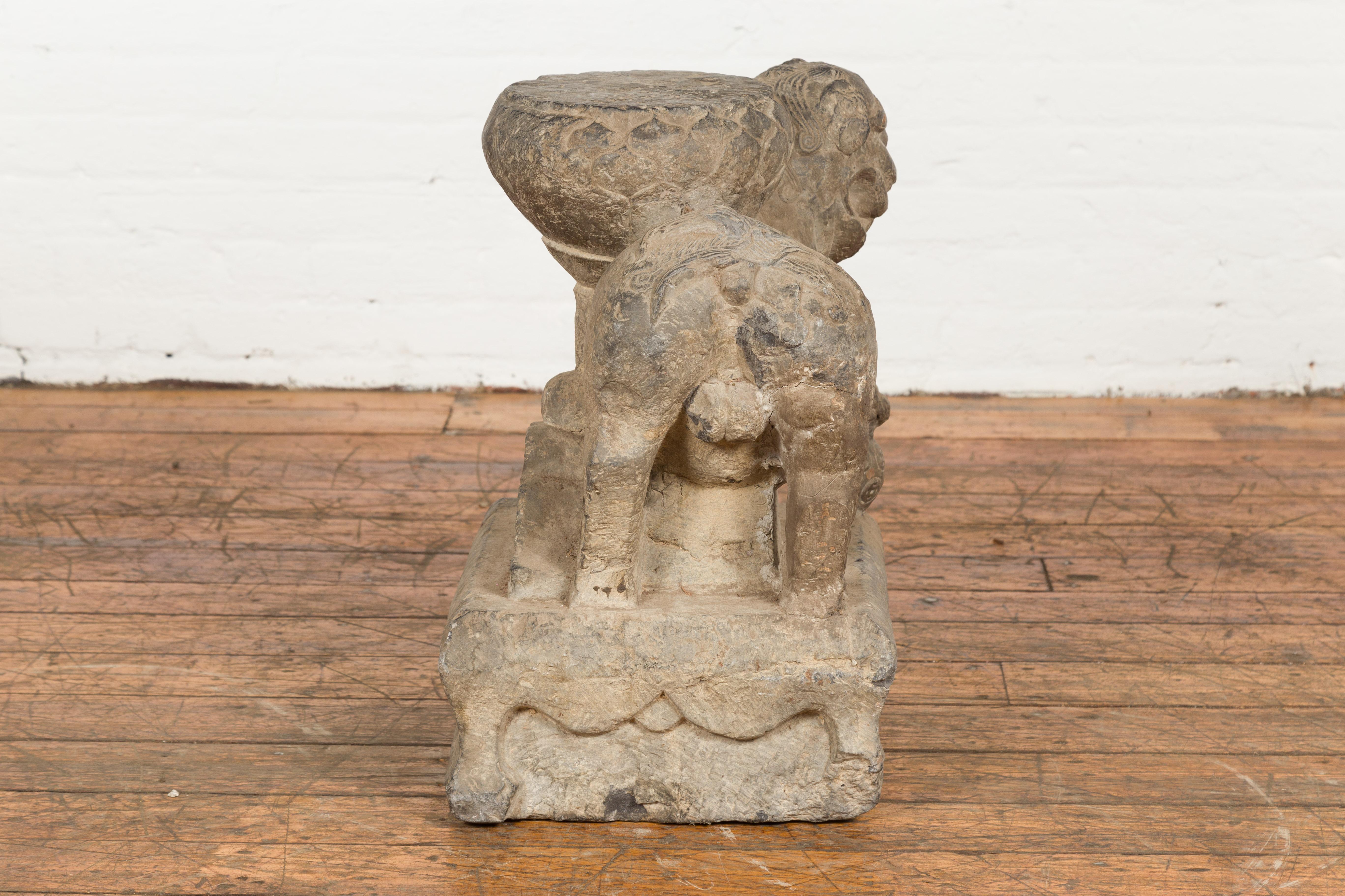 Período de la dinastía Ming Escultura masculina de león guardián de perro Foo tallada a mano Piedra en venta