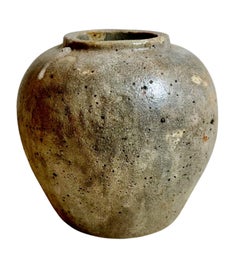 Chinese Ming Dynasty Pot