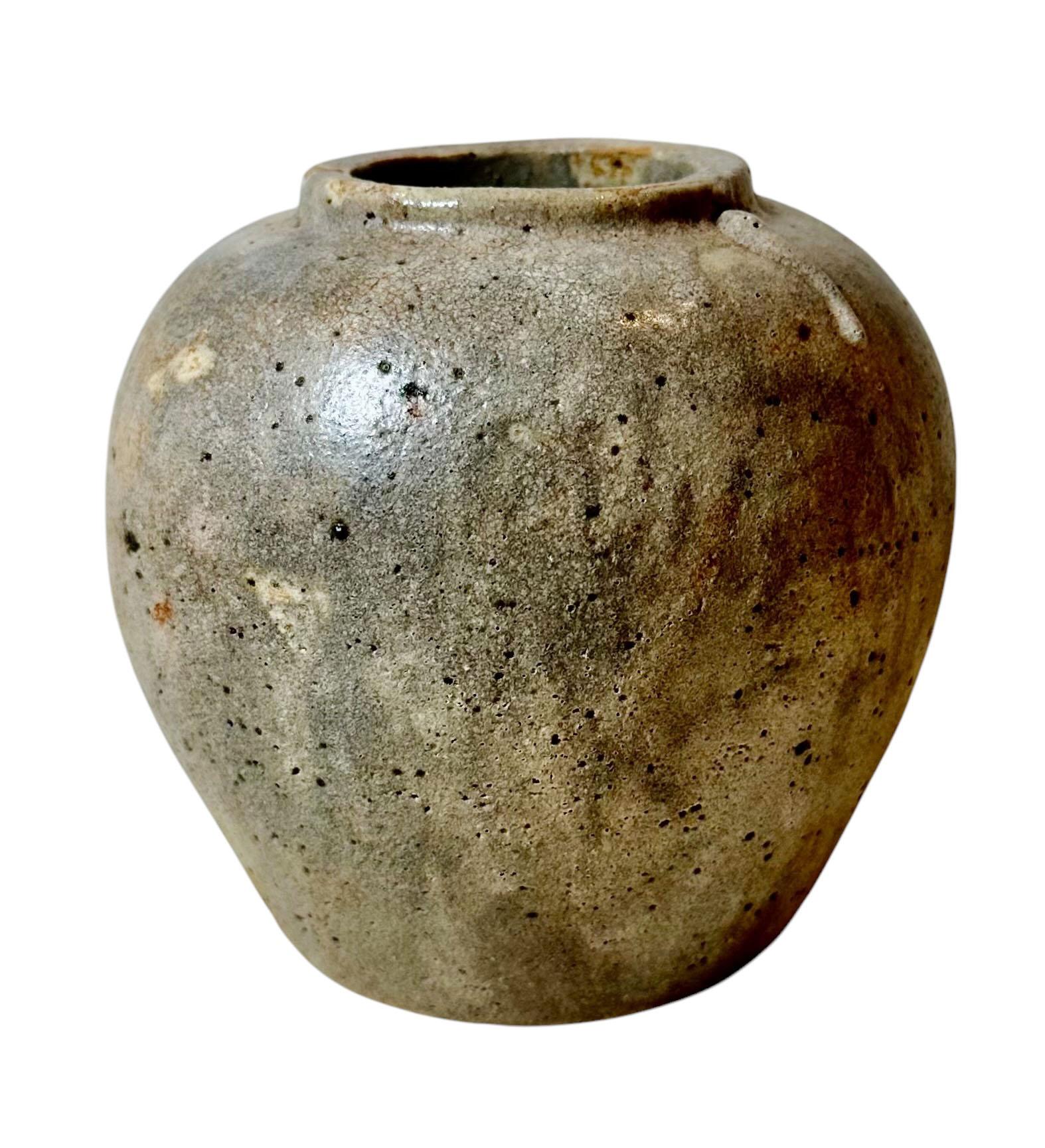 18th Century and Earlier Chinese Ming Dynasty Pot For Sale