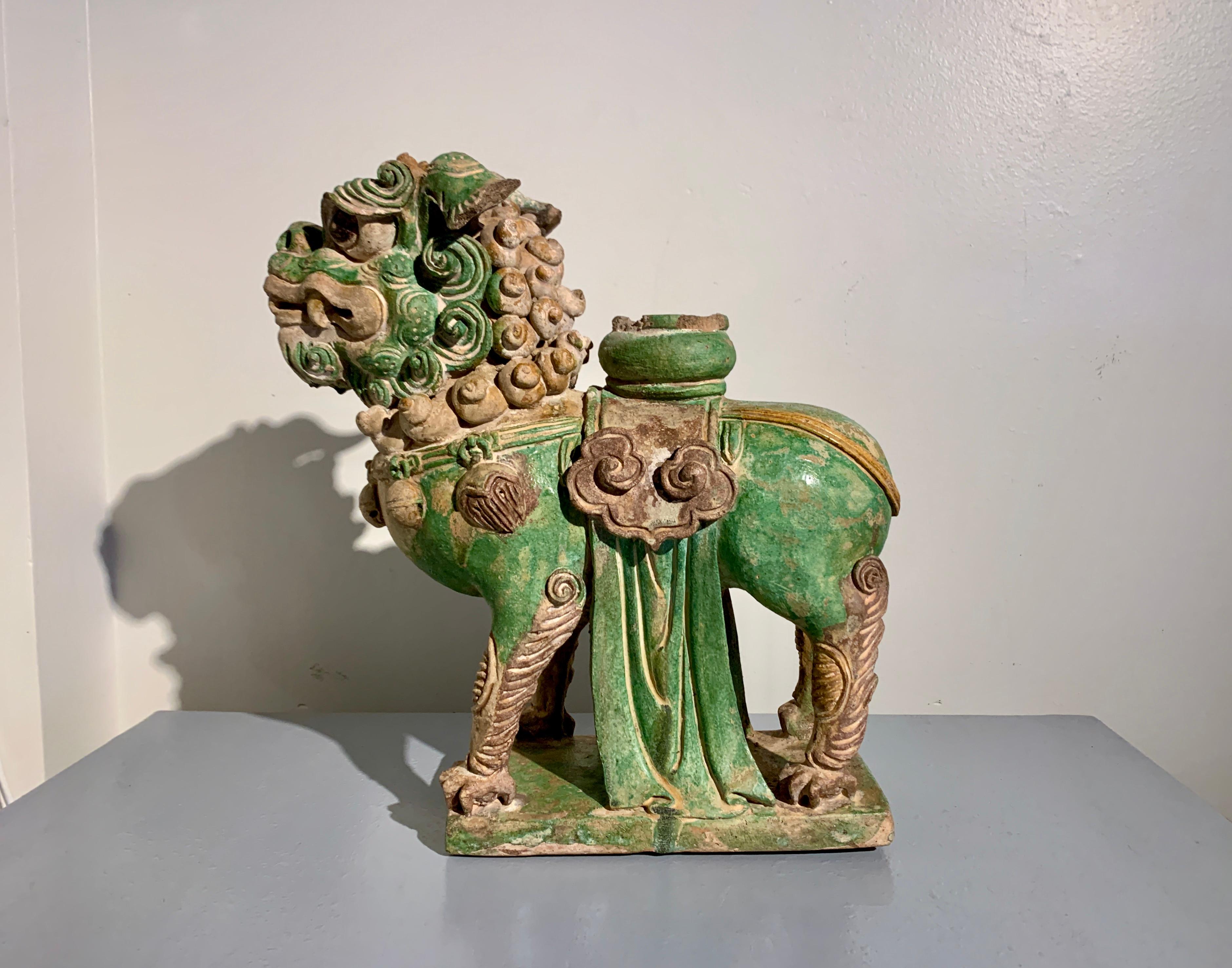 Chinese Ming Dynasty Sancai Glazed Pottery Guardian Lion, late 16th Century For Sale 1