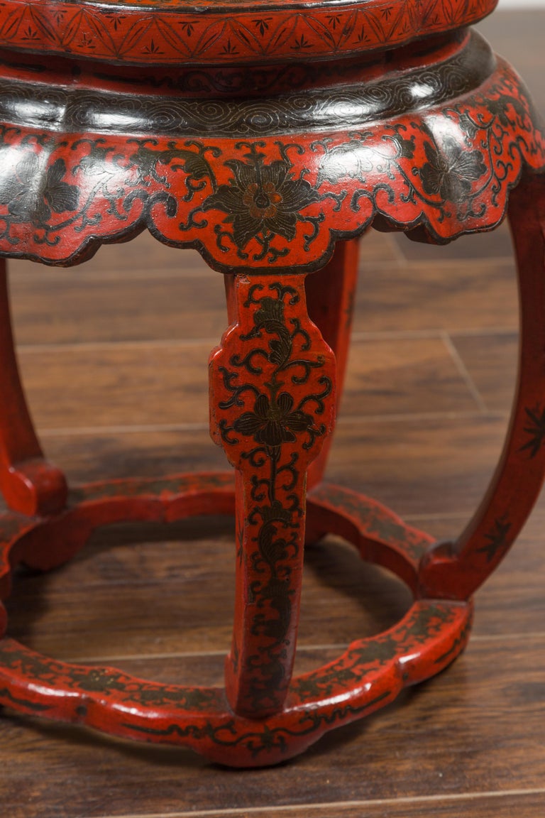 Chinese Ming Dynasty Style 1920s Red and Black Lacquered Drum Stool or Table For Sale 7