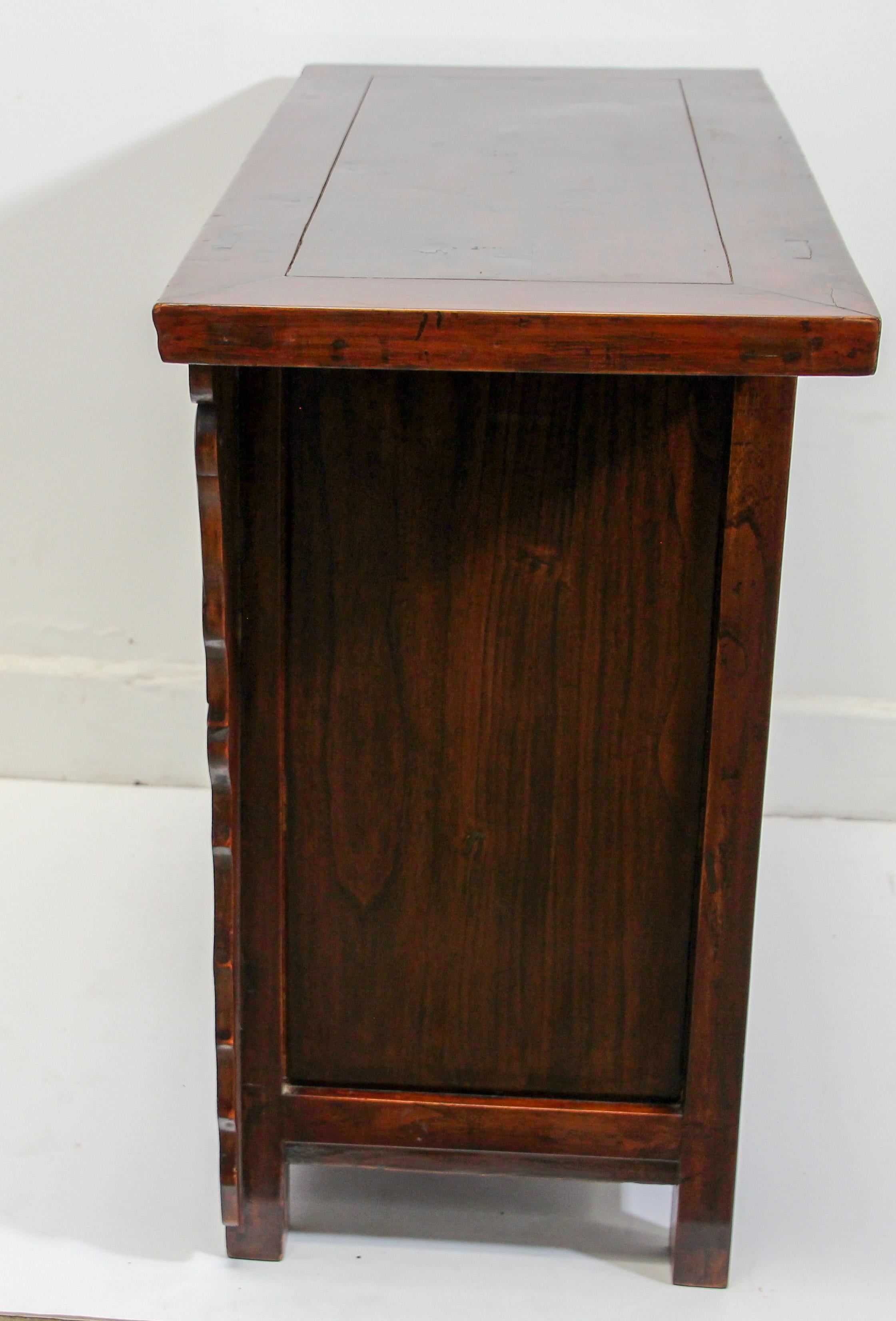 Altar chino estilo dinastía Ming Armario lacado en rojo en venta 5