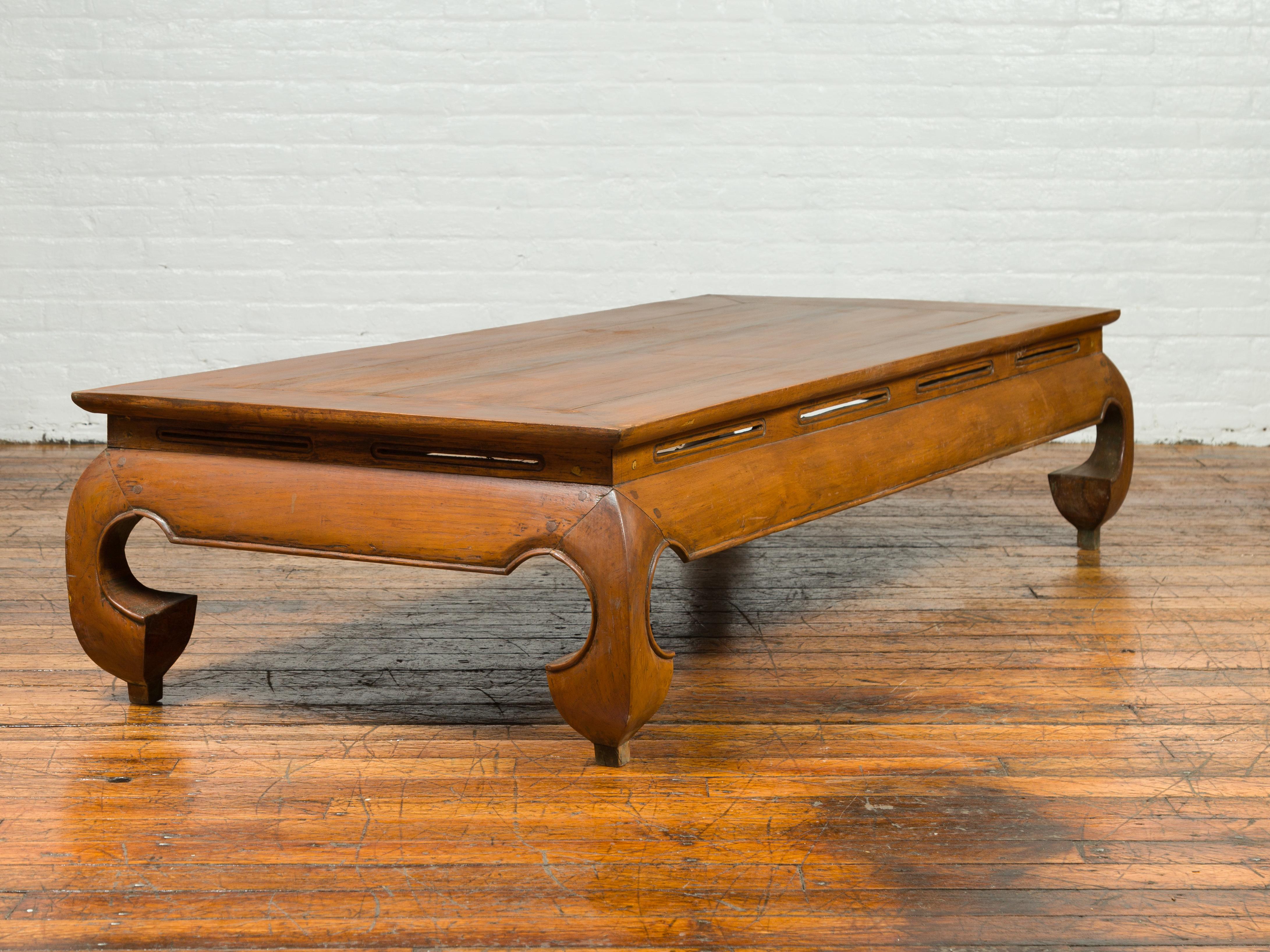 Chinese Ming Dynasty Style Coffee Table with Natural Patina and Chow Legs 3