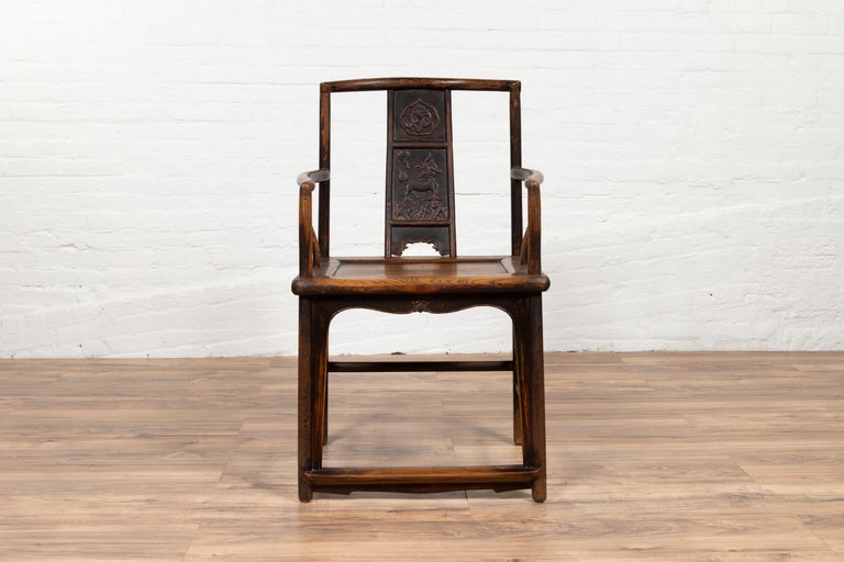 Chinese Ming Dynasty Style Elm Wedding Chair with Curving Back and Carved Splat In Good Condition For Sale In Yonkers, NY