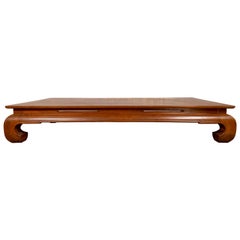 Chinese Ming Dynasty Style Kang Waisted Daybed with Natural Patina and Chow Legs