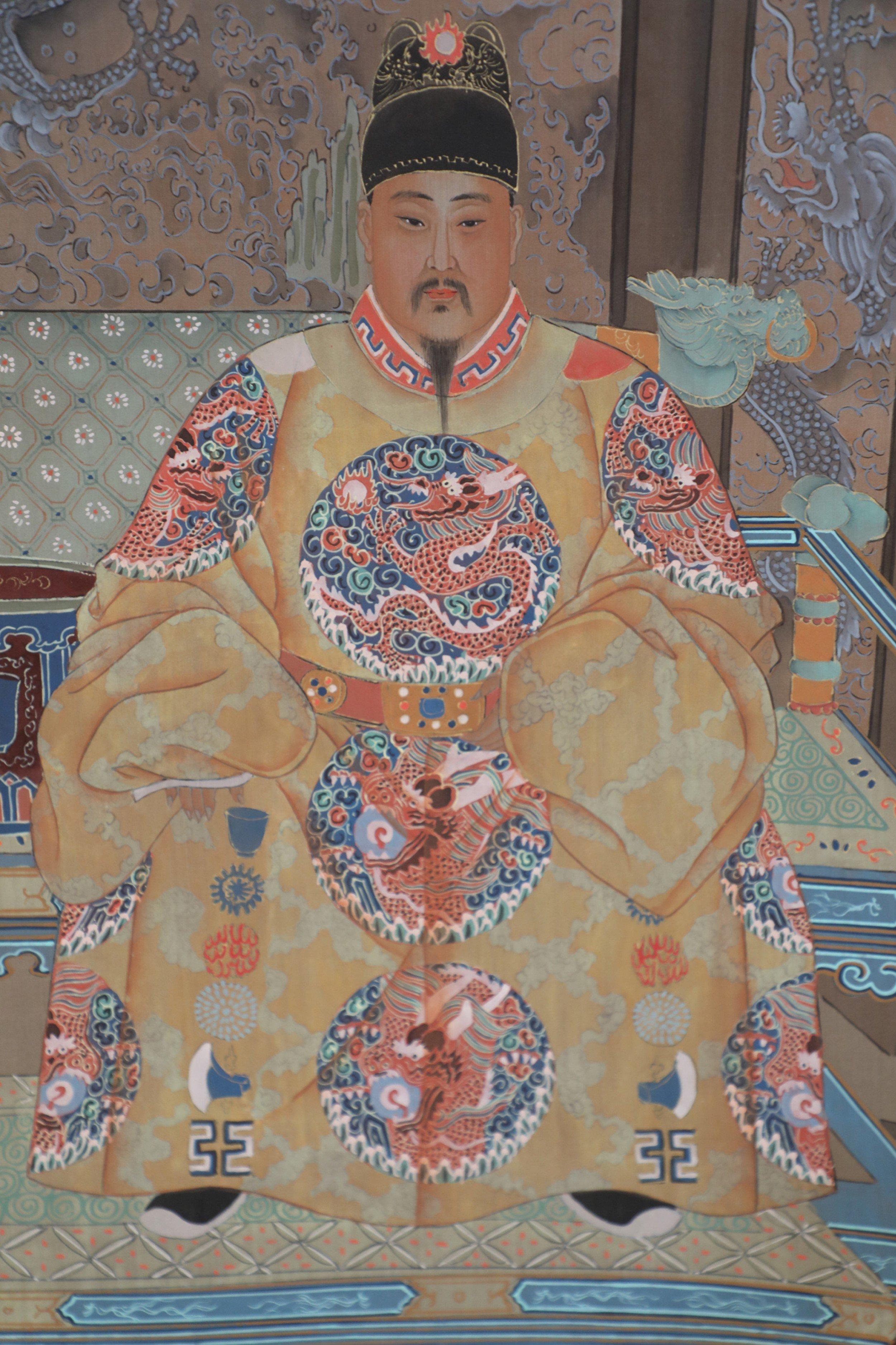 Bois Portrait de roi et de reine en papier et soie de style dynastie chinoise Ming, enroulé en vente