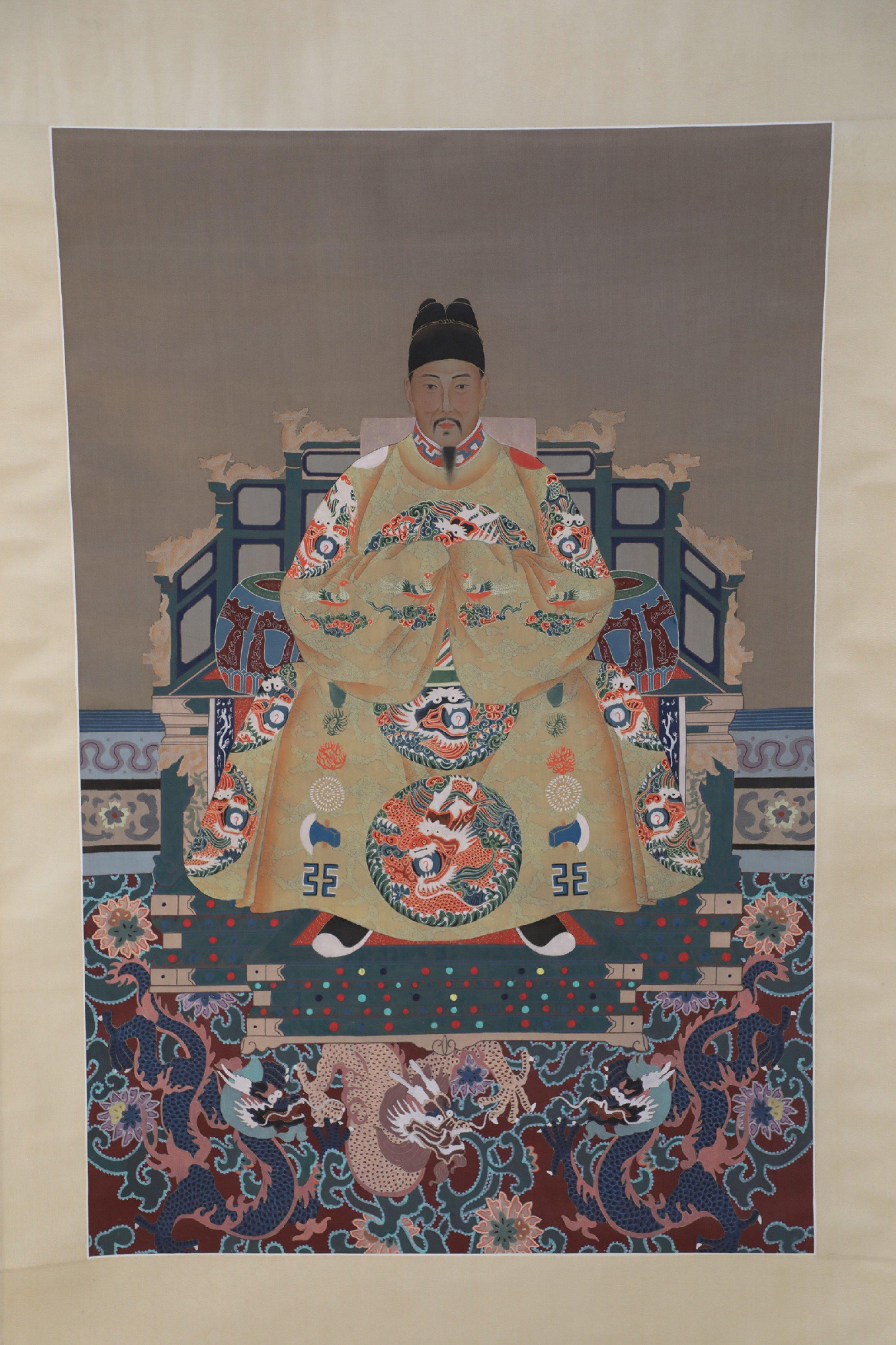 Chinese Ming Dynasty Style Paper and Silk King Portrait Hanging Scrolls For Sale 5