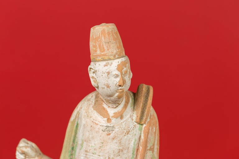 Chinese Ming Dynasty Terracotta Courtsman Statuette with Original Polychromy In Good Condition For Sale In Yonkers, NY