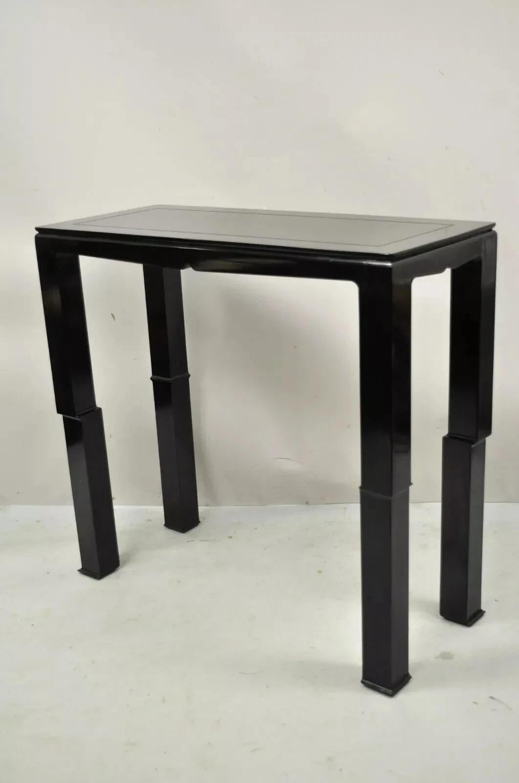 Tavoli console da salotto in lacca nera in stile Ming James Mont - Coppia in vendita 3