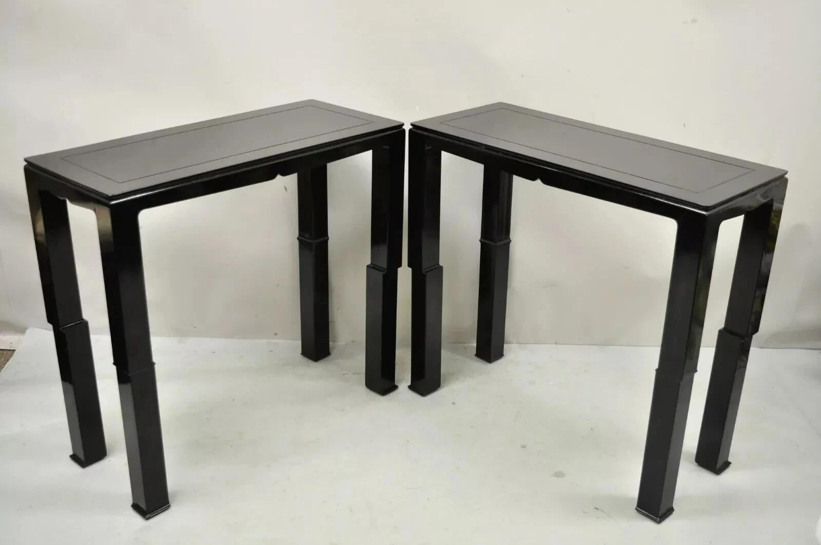 Tavoli console da salotto in lacca nera in stile Ming James Mont - Coppia in vendita 4