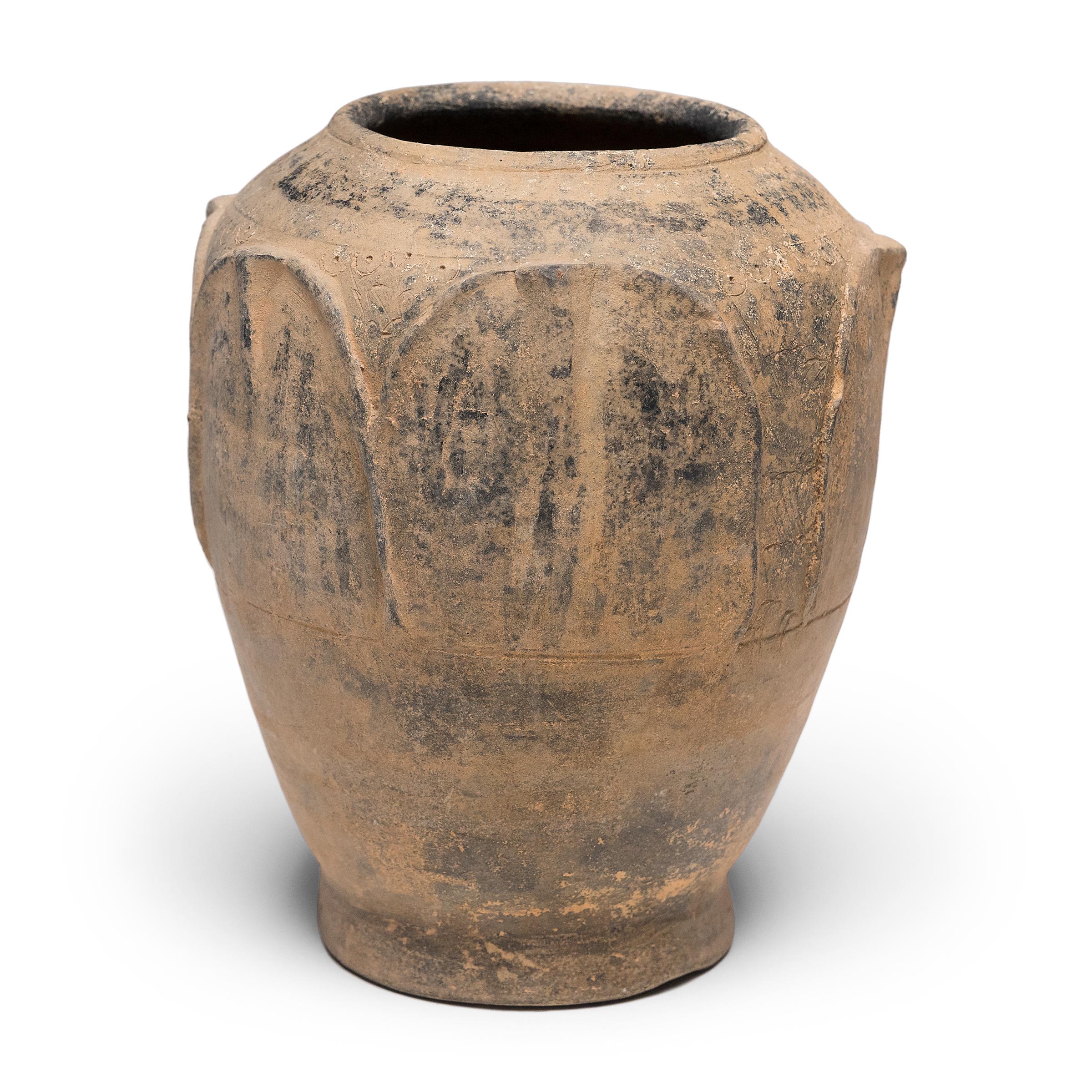 Chinesische Ming-Lotusblütenvase, um 1400 (Ming-Dynastie) im Angebot