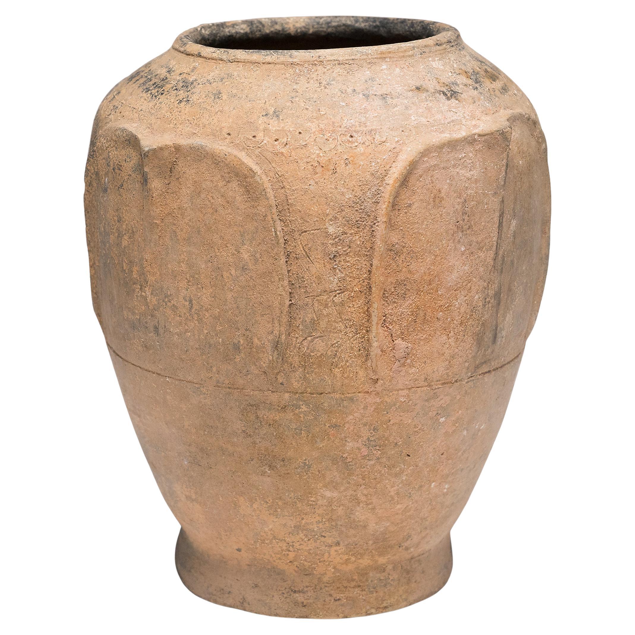 Chinesische Ming-Lotusblütenvase, um 1400 im Angebot