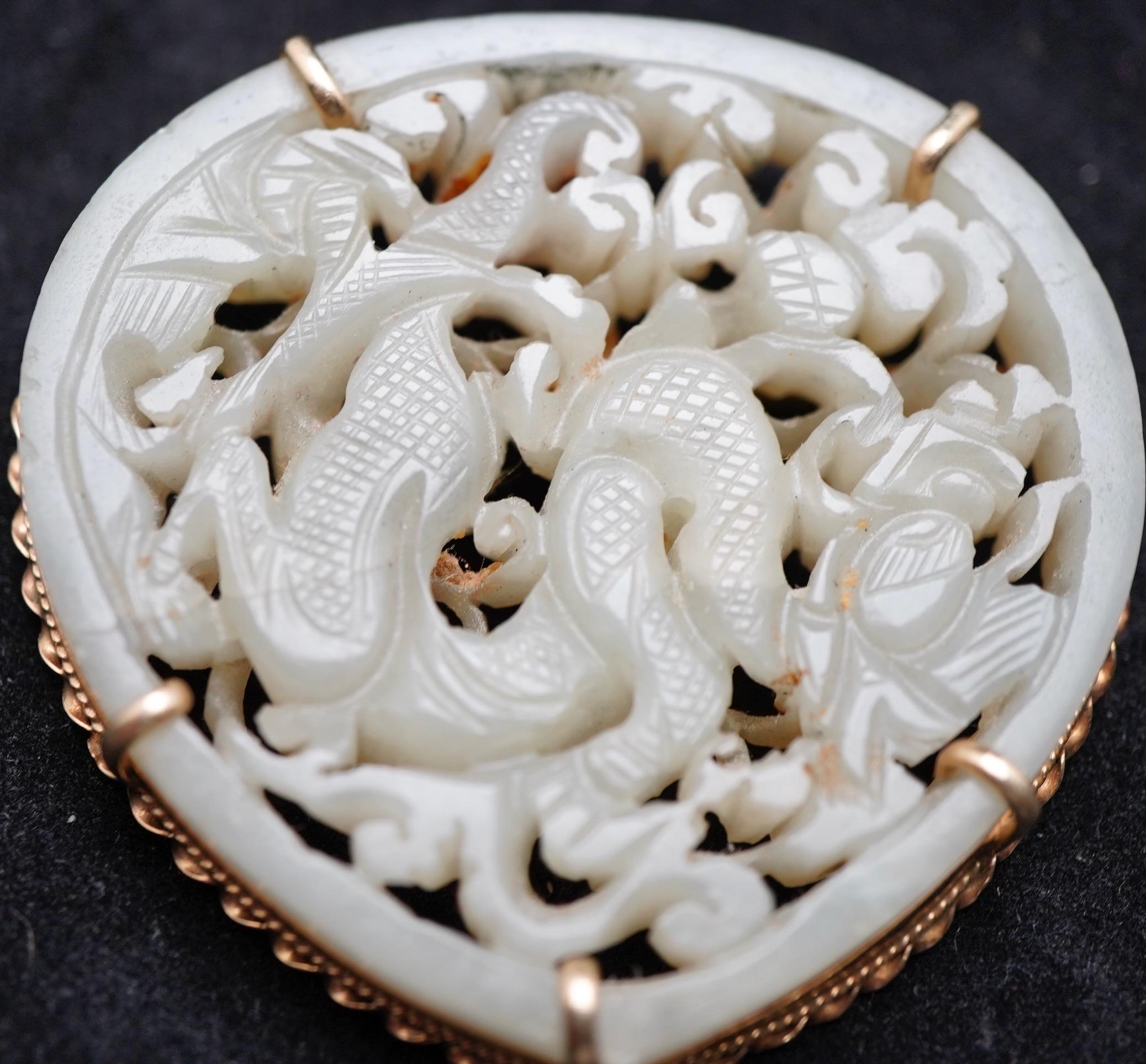 Chinese Ming Period Jade Carving Mounted in 14K Gold as Pendant. In Excellent Condition For Sale In Sarasota, FL
