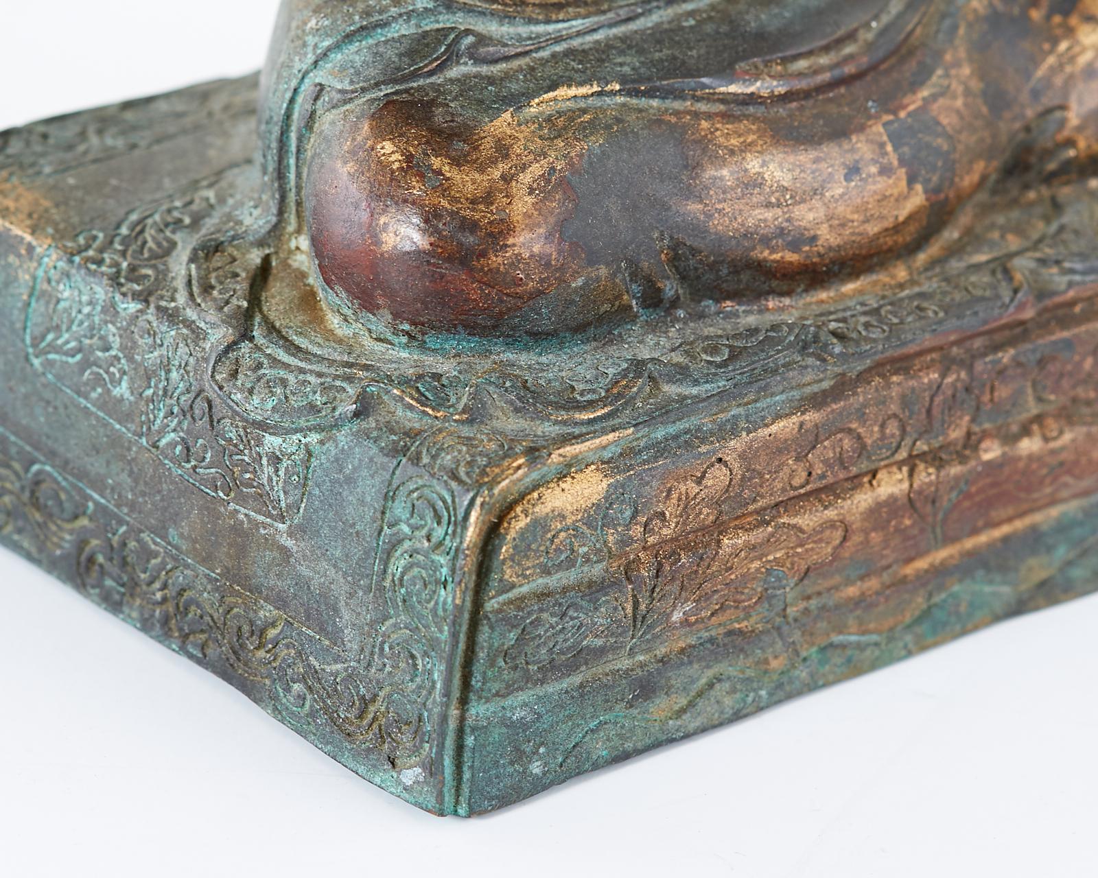 Bouddha assis en bronze de style chinois Ming en vente 11