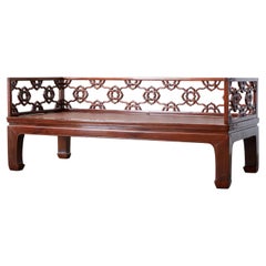 Chinesische Ming-Stil geschnitzt Daybed mit Grasscloth