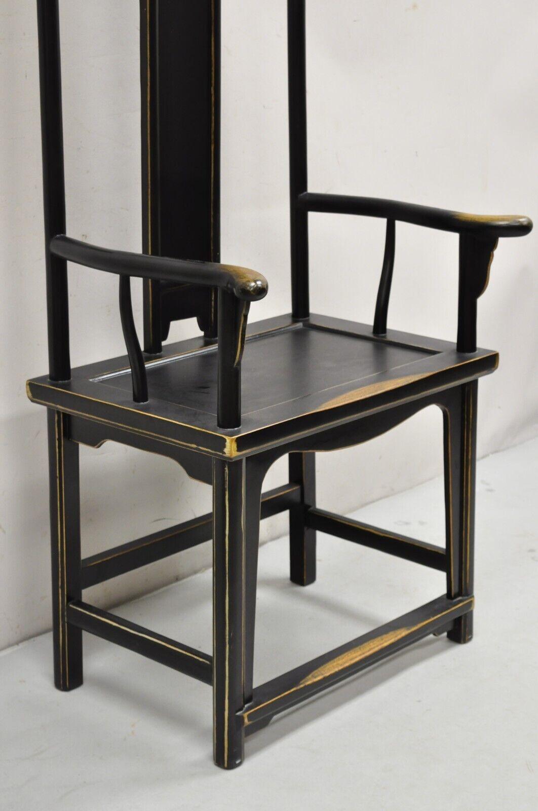 Bois Chaise à accoudoirs en bois sculpté de style Ming Wood à haut dossier et trône noir en vente