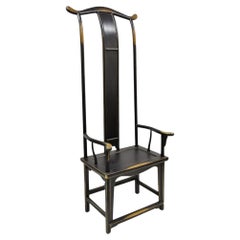 Chaise à accoudoirs en bois sculpté de style Ming Wood à haut dossier et trône noir