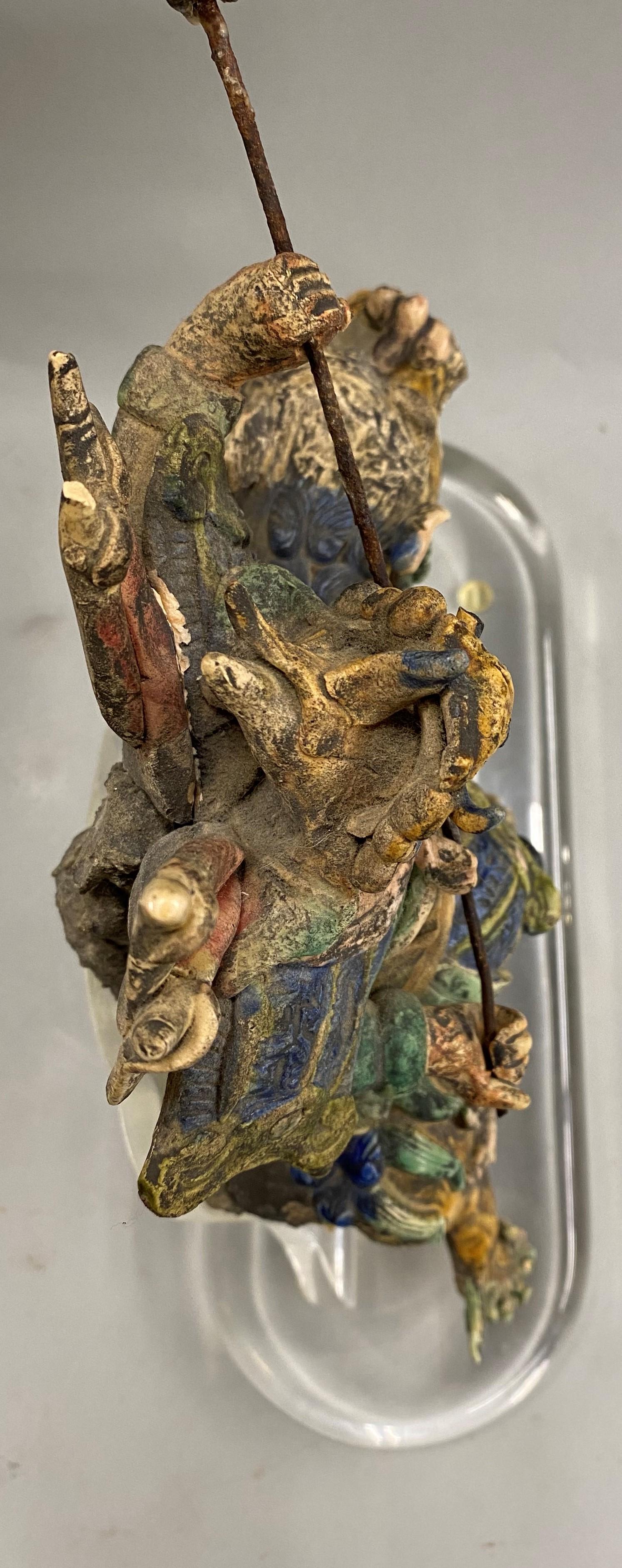 Fragment de carreaux de sabot en céramique de style chinois Ming, joliment monté  en vente 4