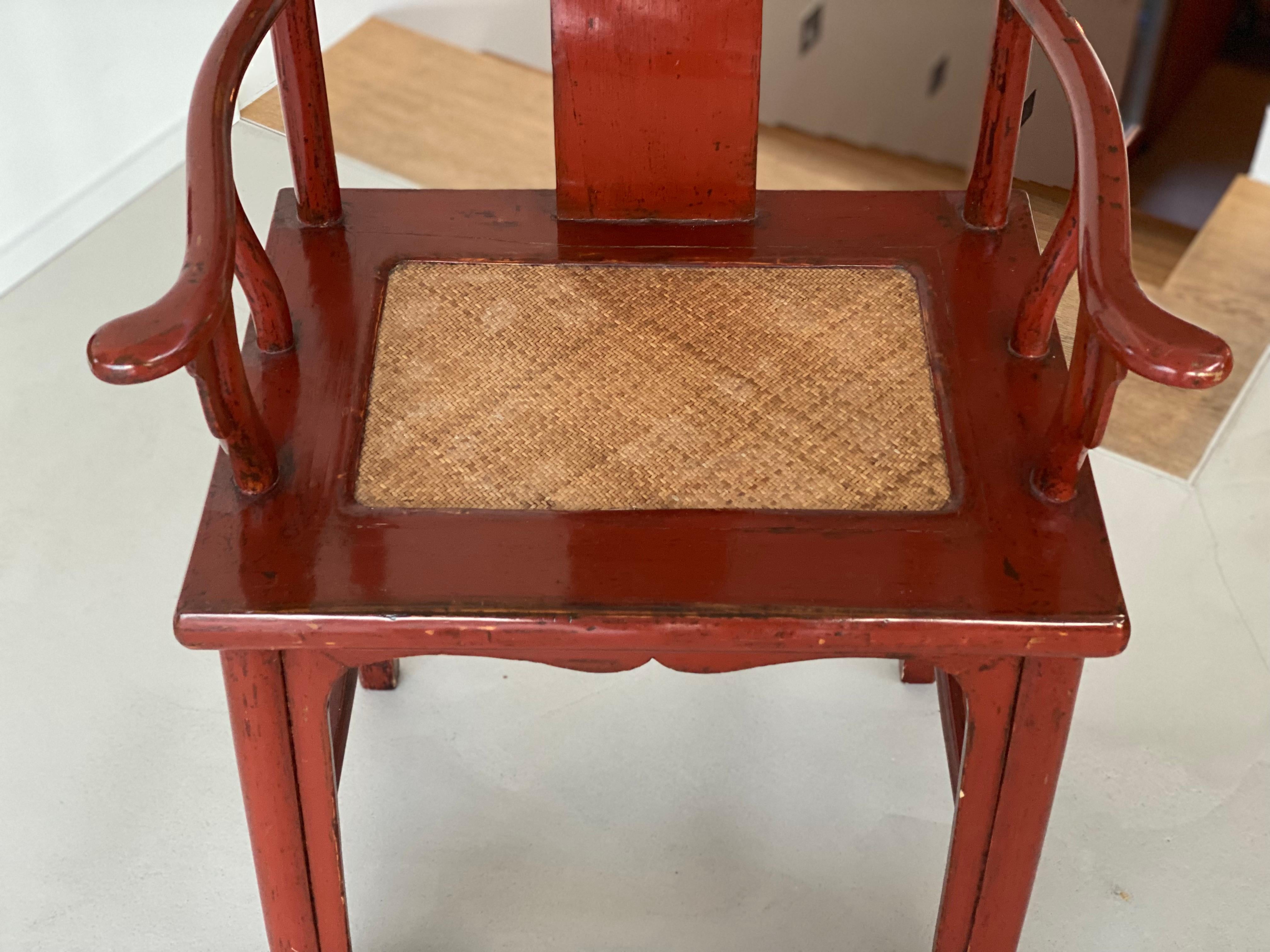 Chinesischer Stuhl mit hoher Rückenlehne im Ming-Stil, rot lackiert im Angebot 3